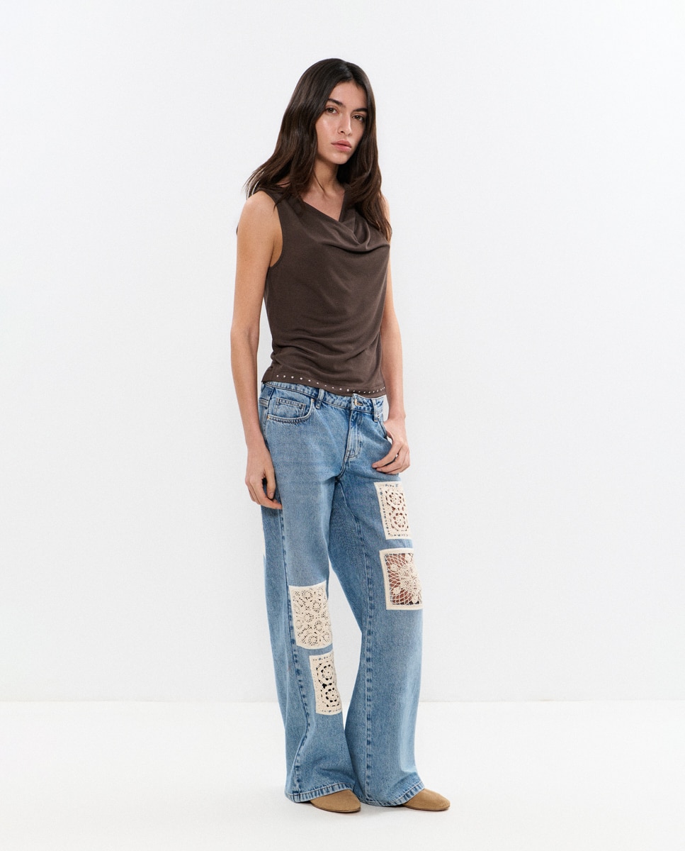Jeans com Corte a Direito com Patches Azul / Branco-2