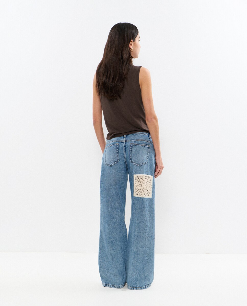 Jeans com Corte a Direito com Patches Azul / Branco-3