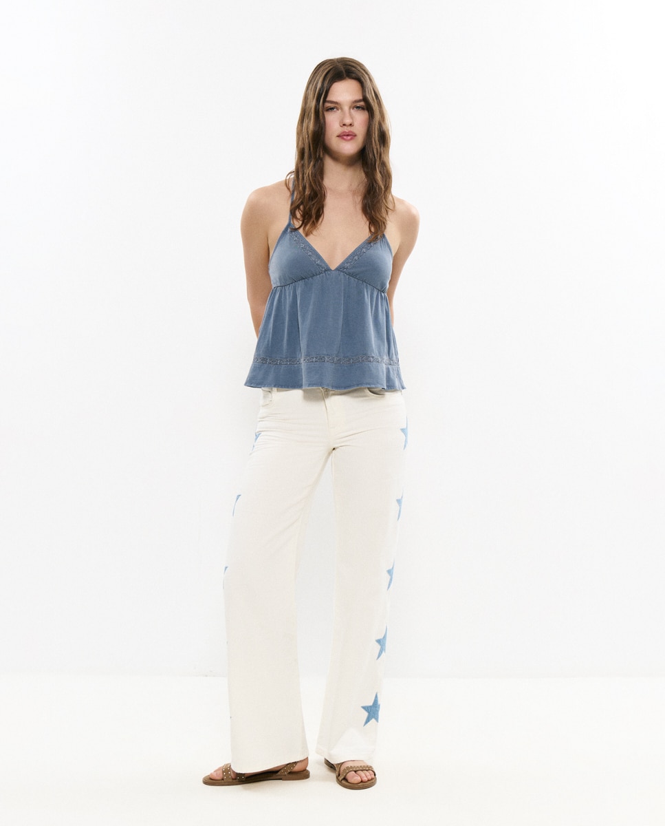 Jeans com Corte a Direito com Estrelas Laterais Branco-4
