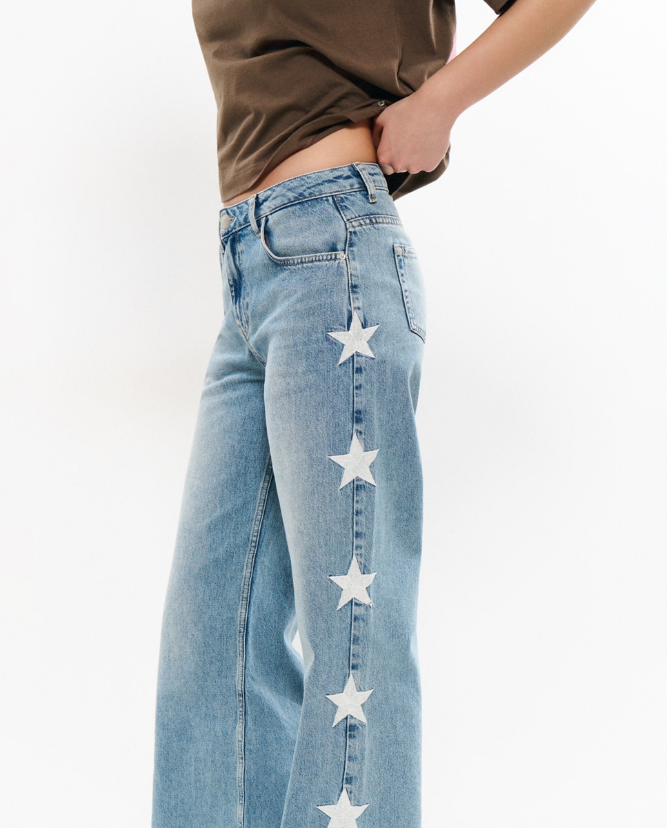 Jeans Largos com Estrelas Lateral Azul-claro-4
