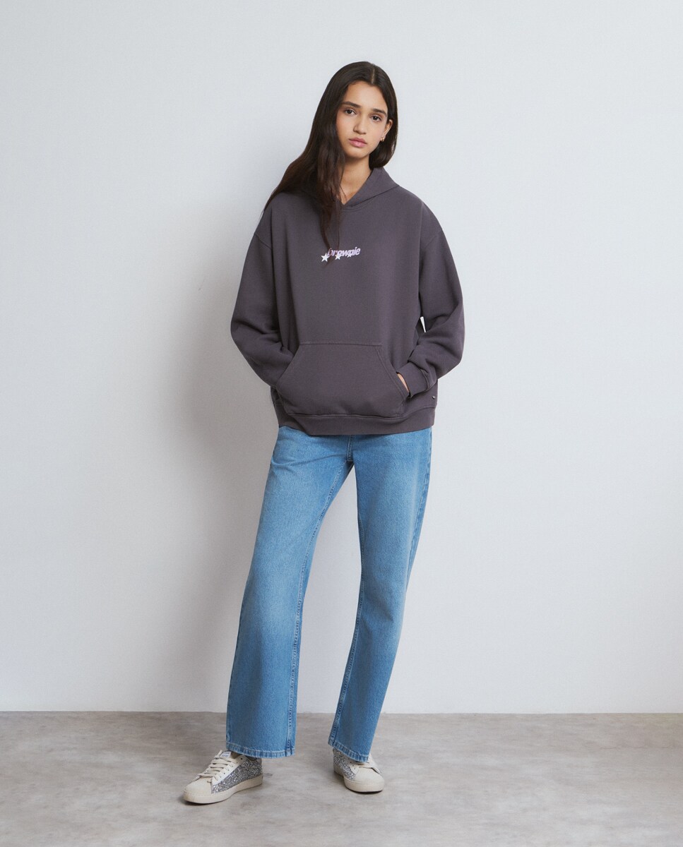 Sweatshirt com Capuz e Print nas Costas Cinzento-3