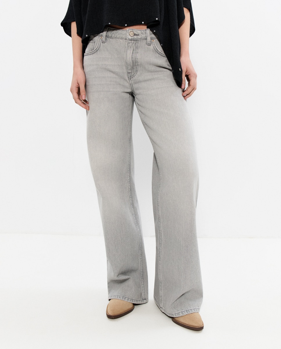 Jeans com Corte a Direito e Bolsos Cinzento-claro-4