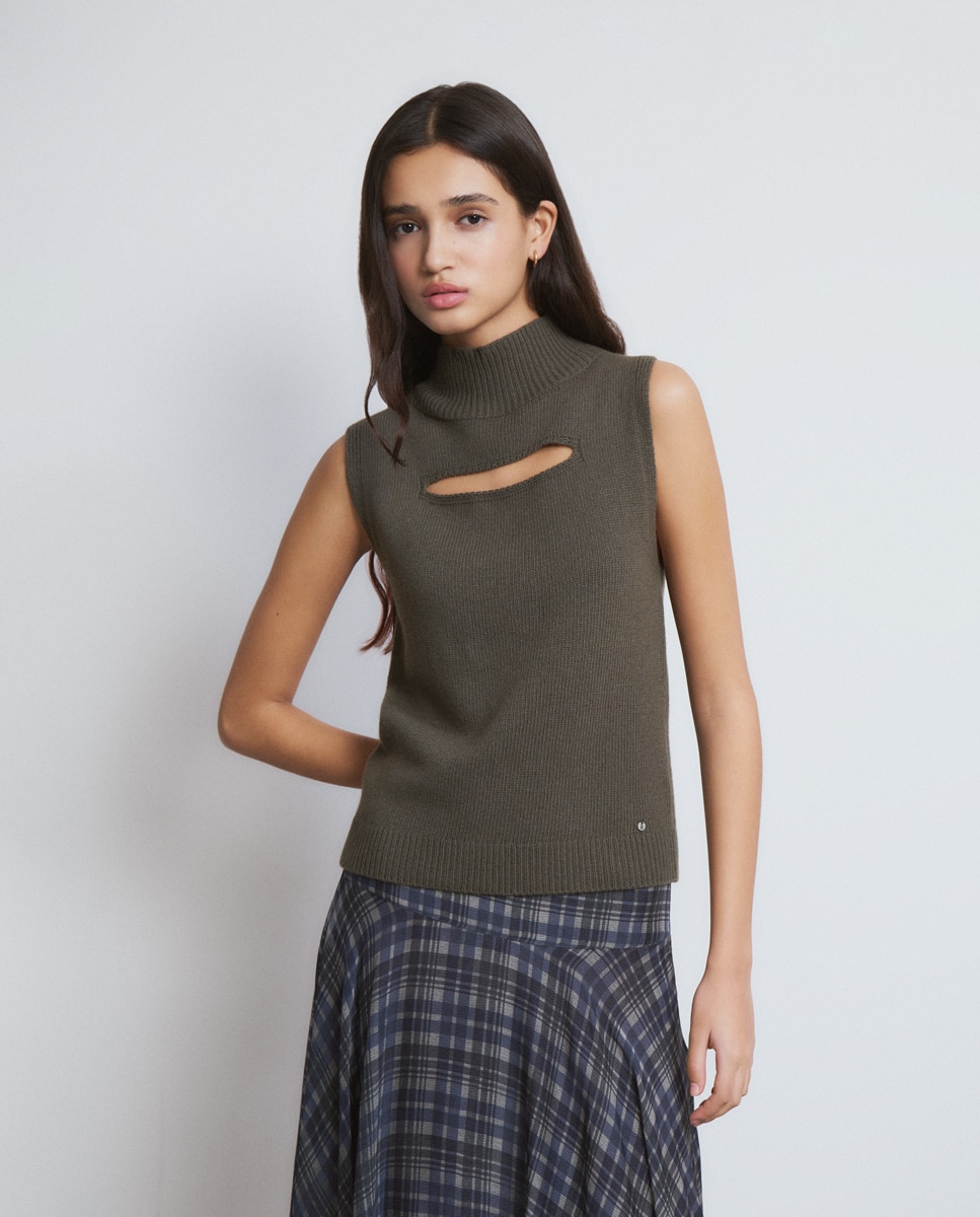 Top com Cut-out Verde-escuro-1