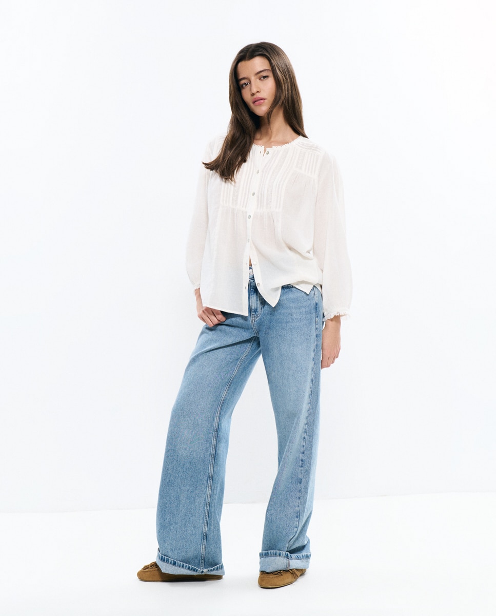 Blusa com Bordados e Botões Branco-3