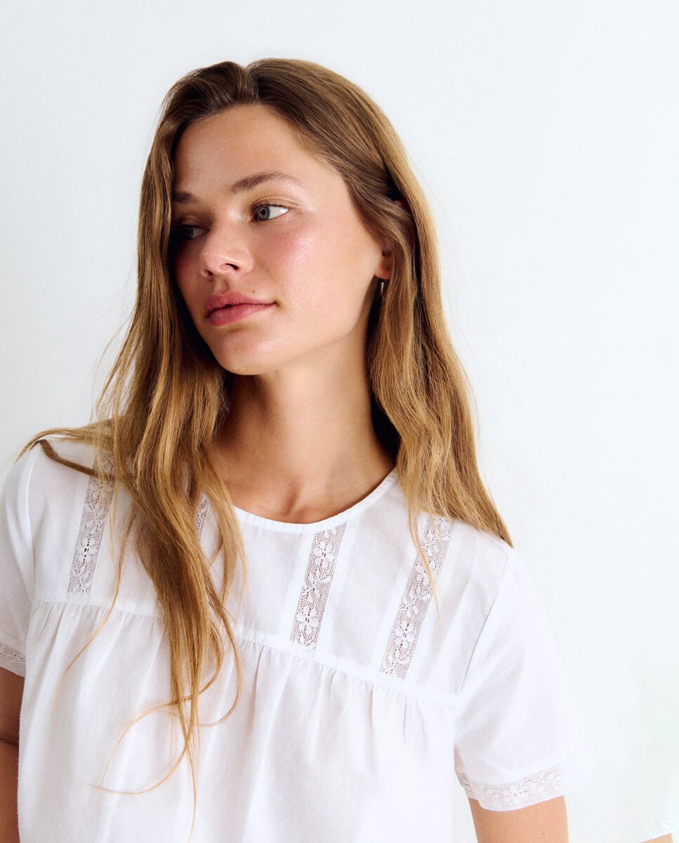 Blusa de Manga Curta com Detalhes Branco-4