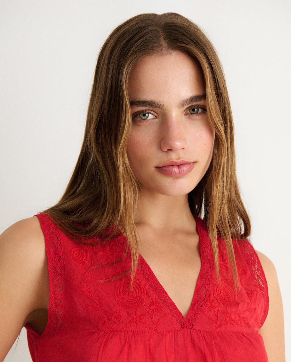 Blusa de Alças com Bordados Vermelho-4