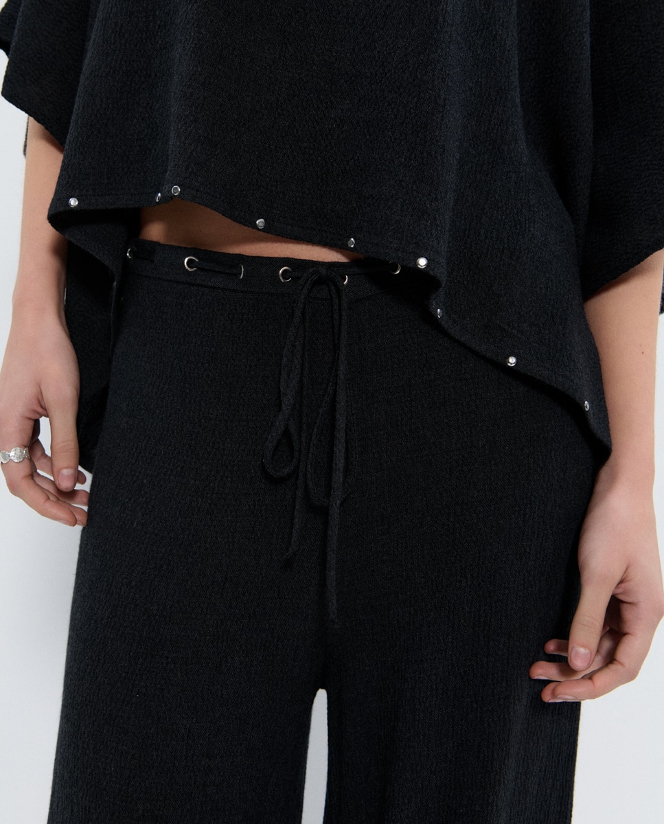 Camisola com Tachas e Cachecol Preto-4