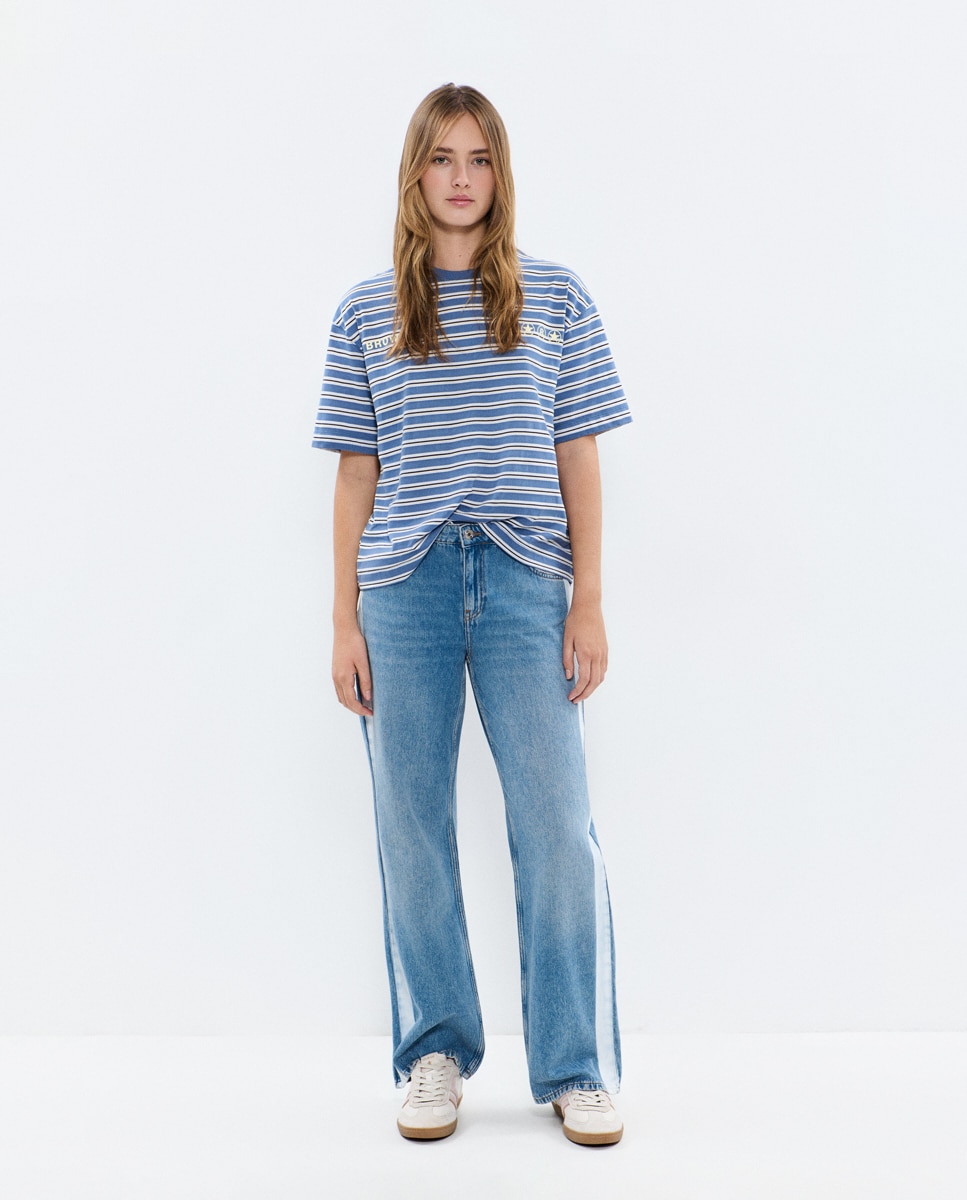 T-shirt Às Riscas com Texto Grande Azul-3