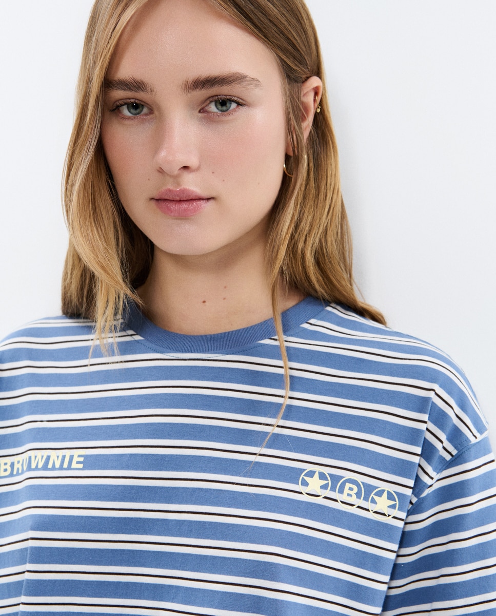 T-shirt Às Riscas com Texto Grande Azul-4