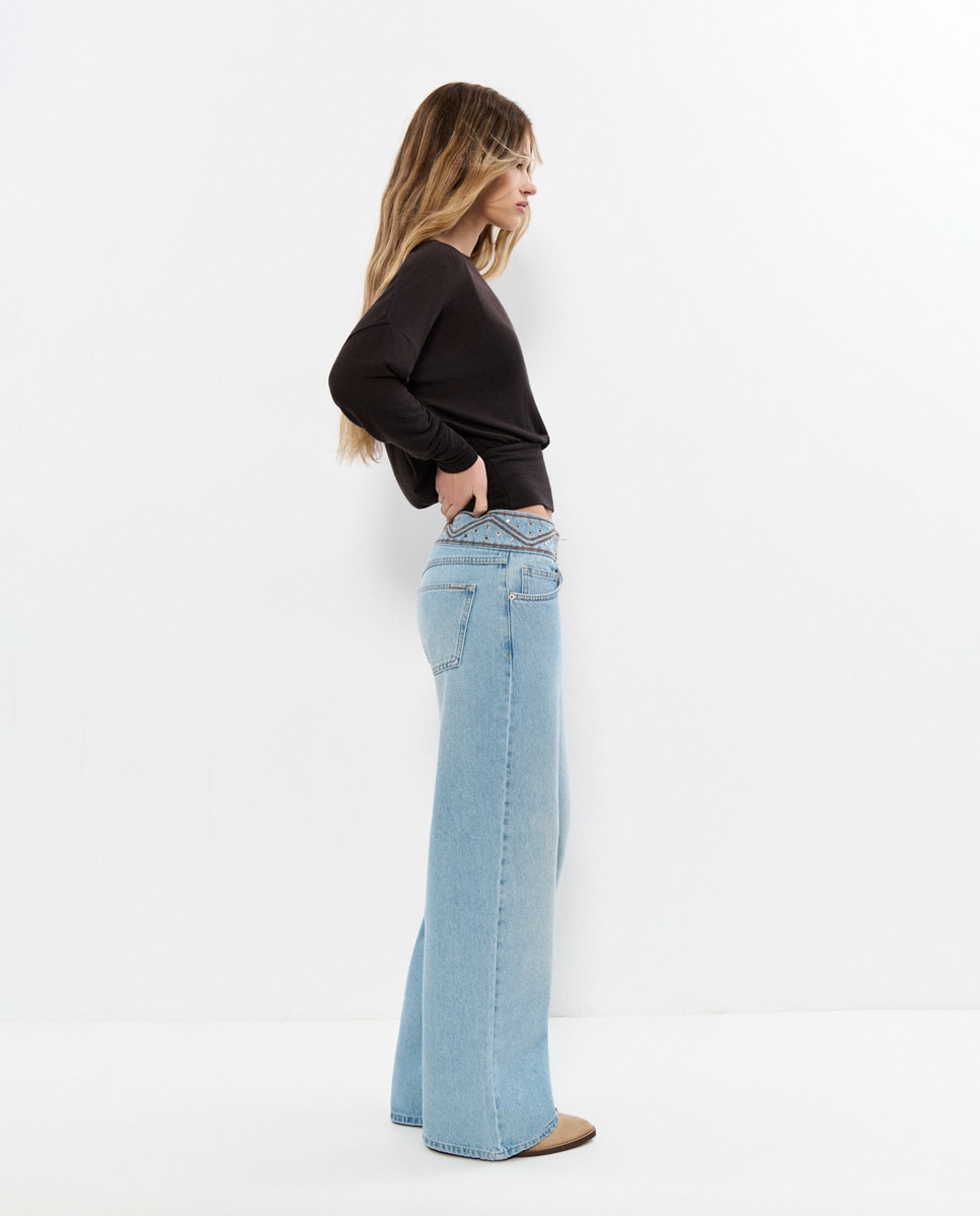 Jeans com Corte a Direito com Cintura e Bordados Azul-4