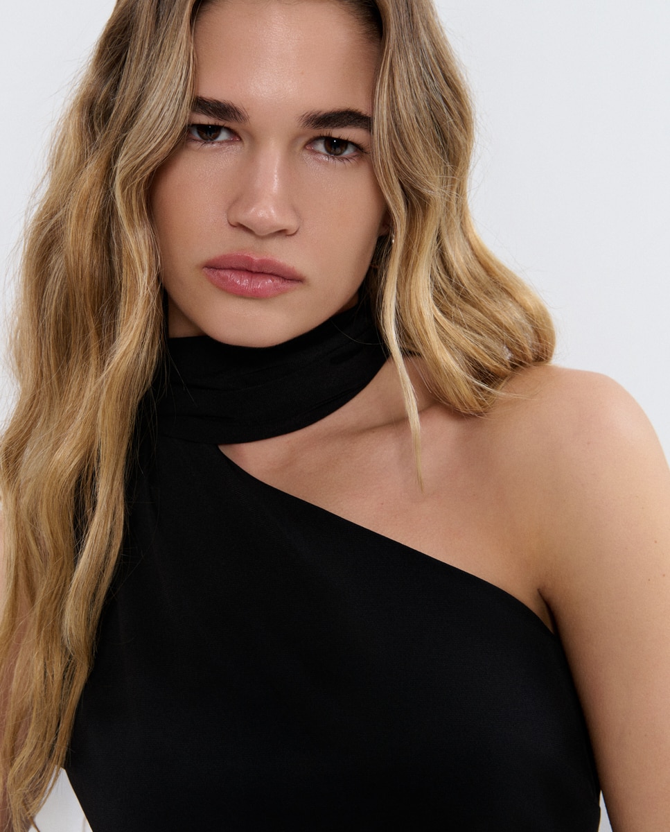 T-shirt com Cachecol e Franjas Preto-4