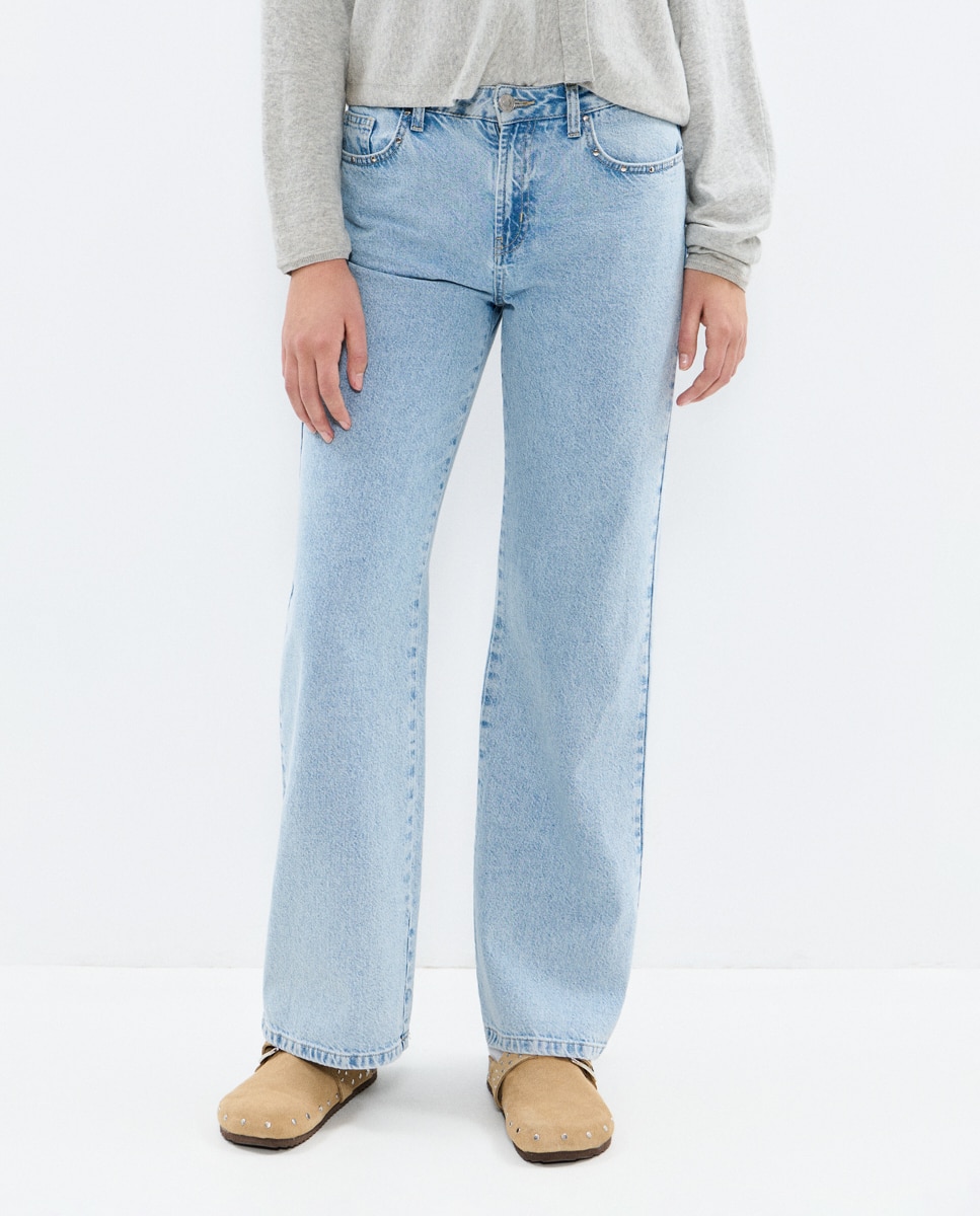 Jeans com Corte a Direito e Bolsos Bordados Azul-claro-4