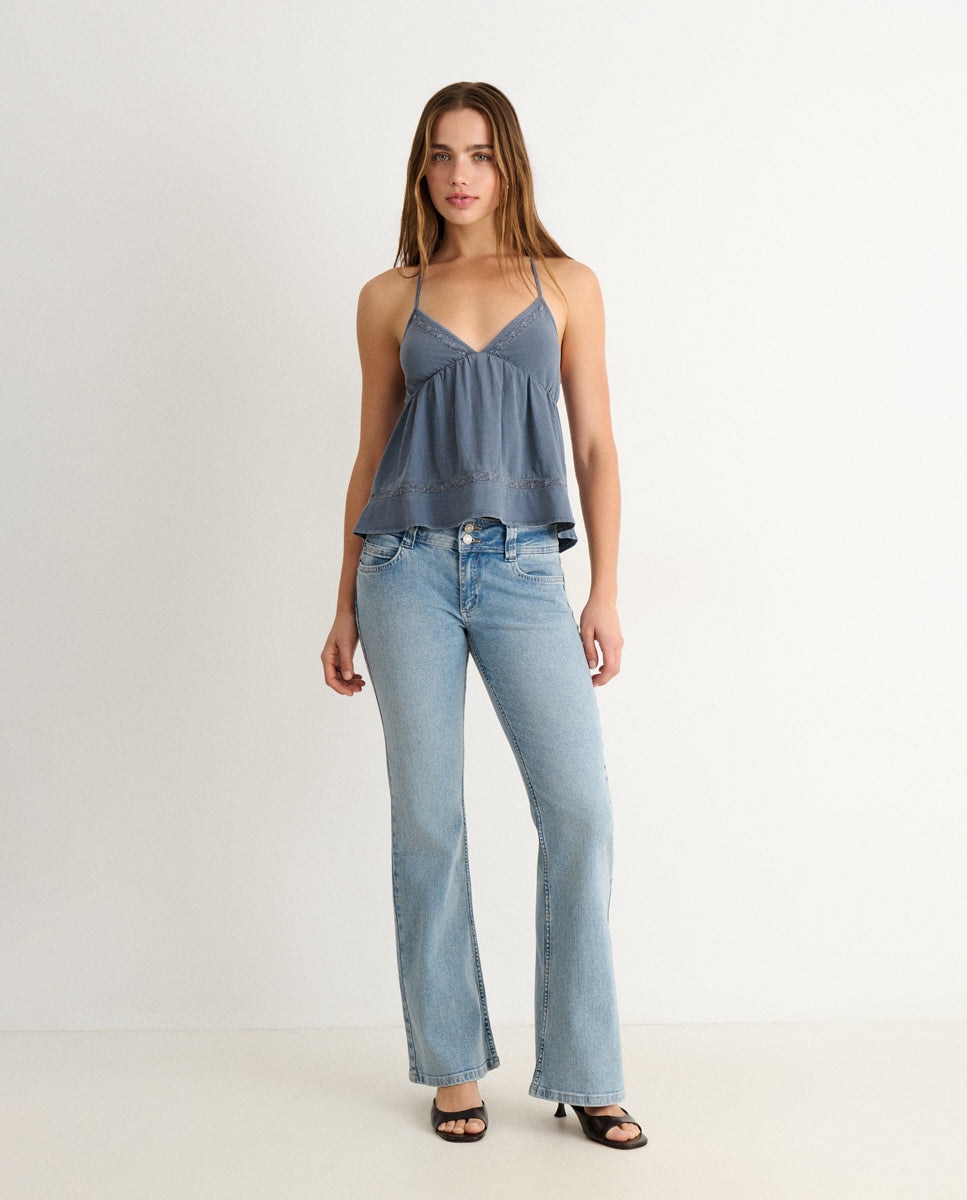 Jeans com Corte a Direito com Detalhes de Bolsos Azul-3