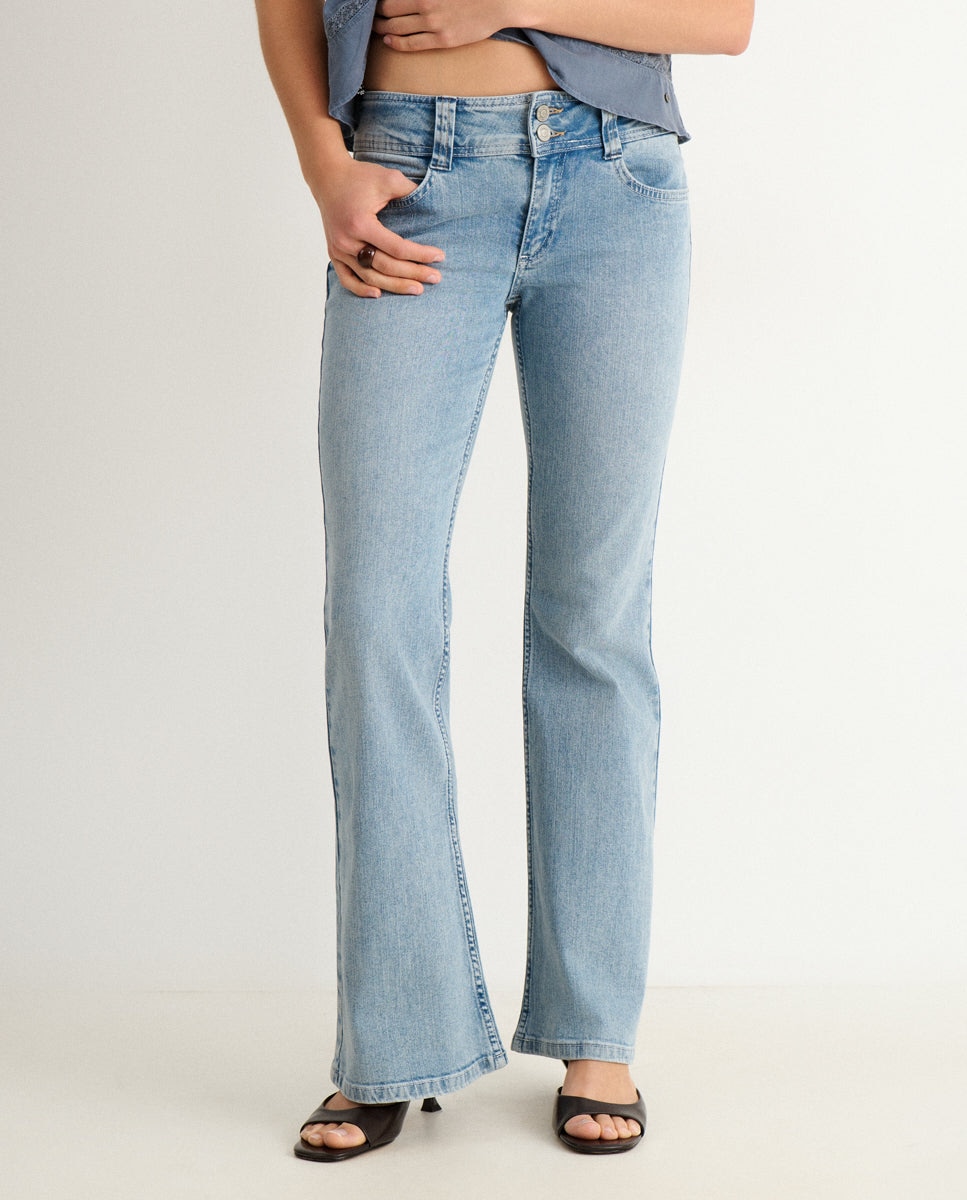 Jeans com Corte a Direito com Detalhes de Bolsos Azul-4
