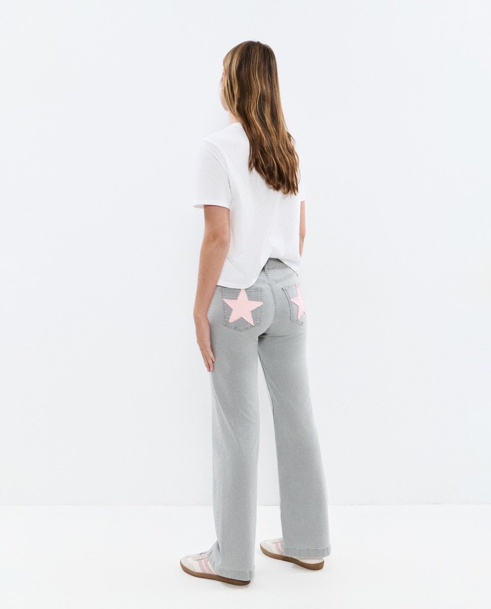 Imagem 0 de Jeans com Corte a Direito e Bolsos Bordados