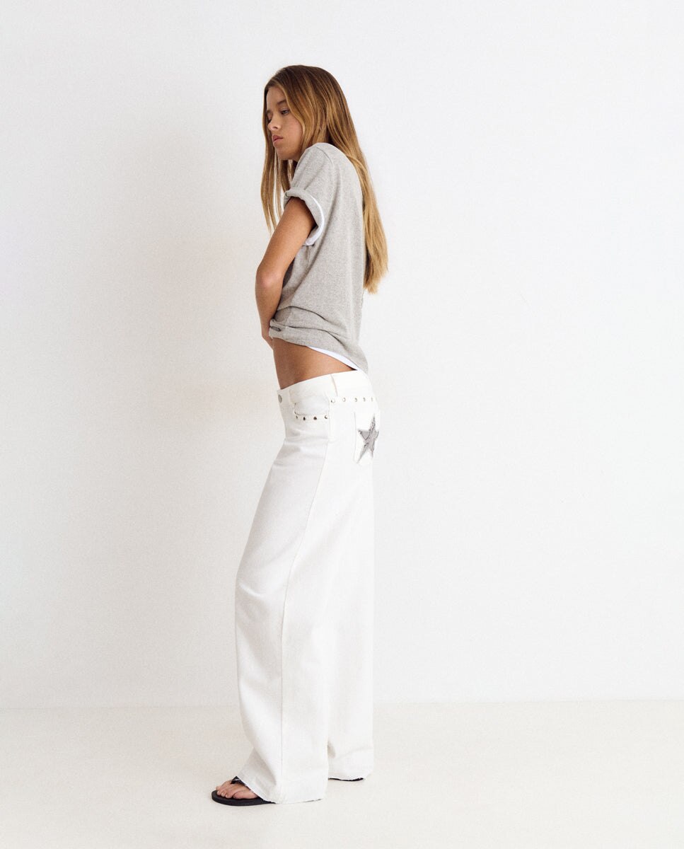 Jeans com Corte a Direito com Estrelas e Tachas Branco-3