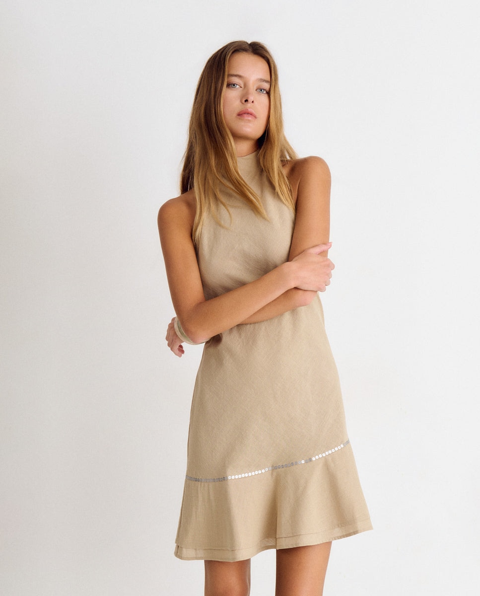 Vestido Curto com Bainha Assimétrica e Lantejoulas Camel-3