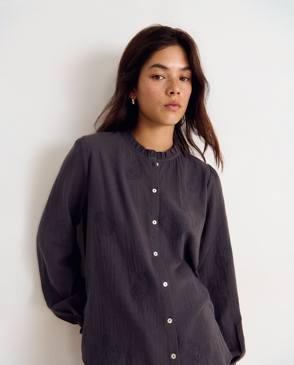 Imagem 0 de Blusa com Bordados e Botões