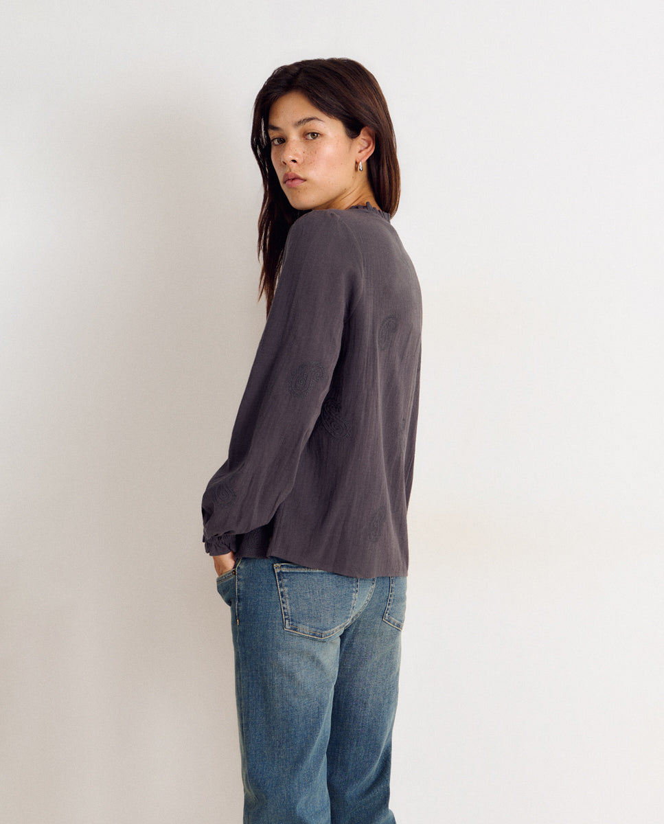 Blusa com Bordados e Botões Cinzento-2