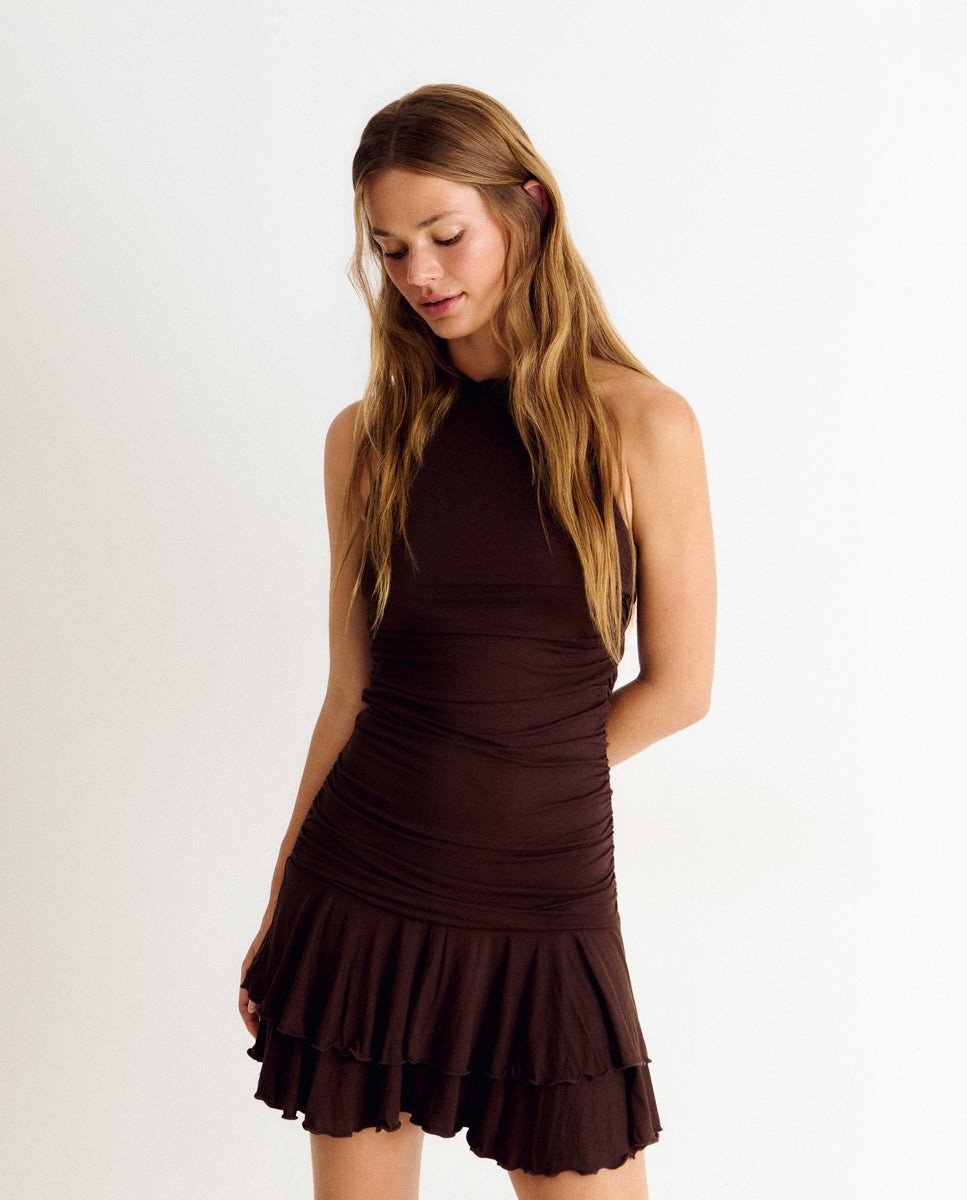 Vestido Curto com Folhos Castanho-3
