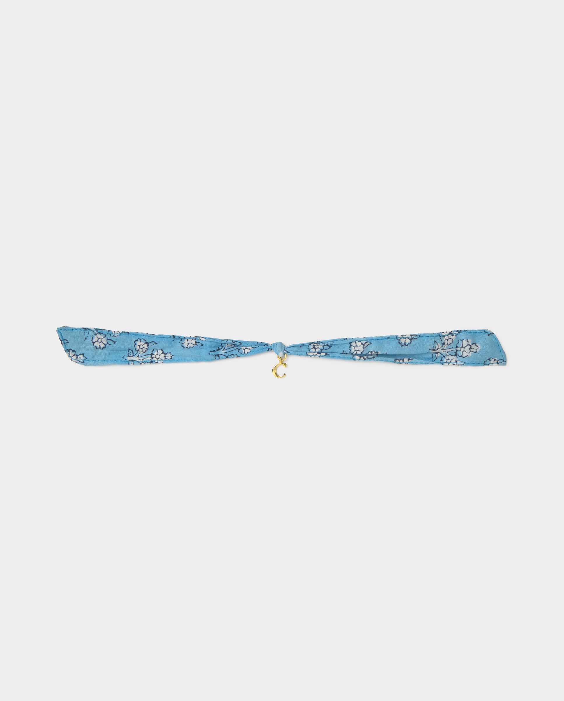 Pulseira com Inicial C Dourado-4