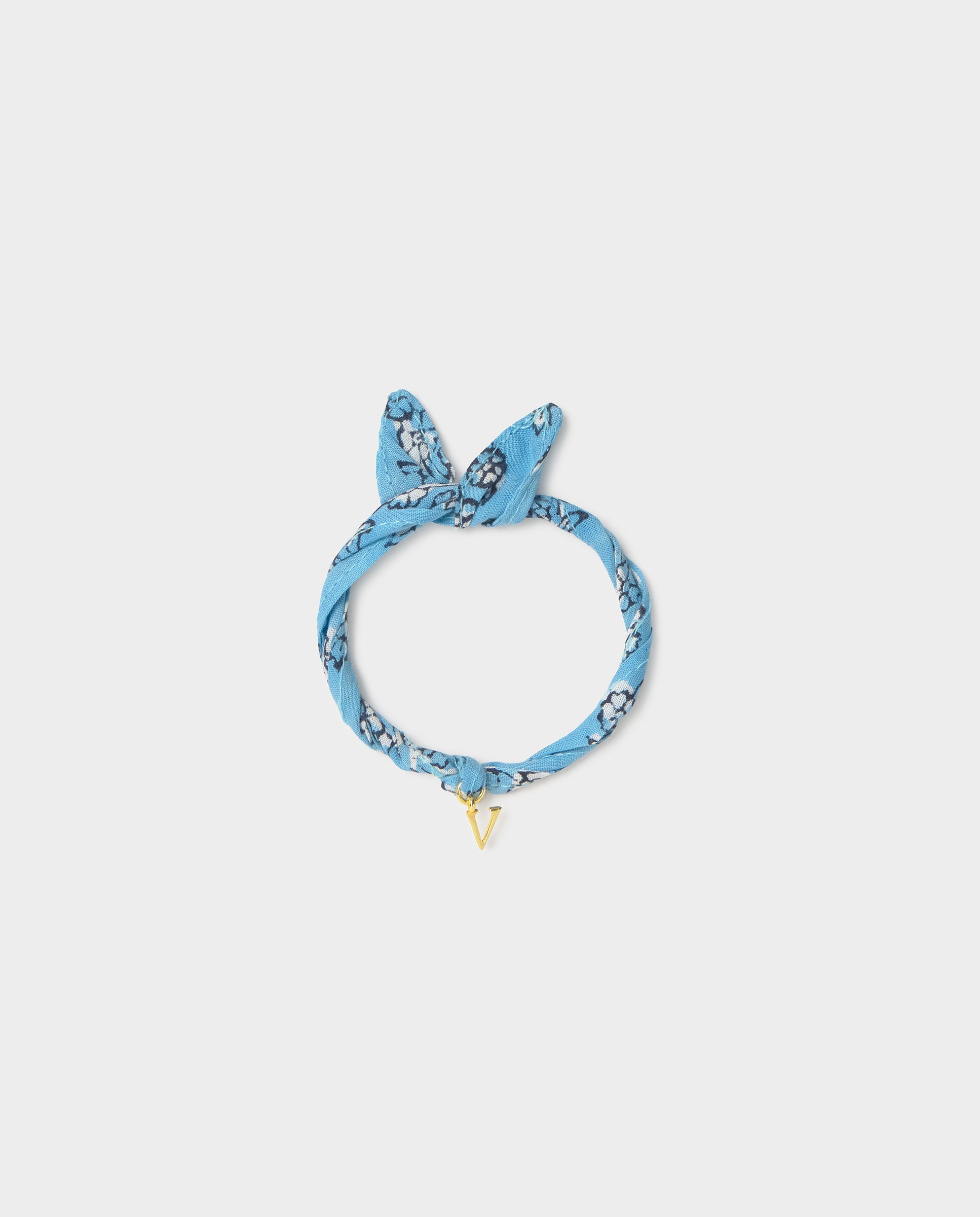 Pulseira com Inicial V Dourado-2