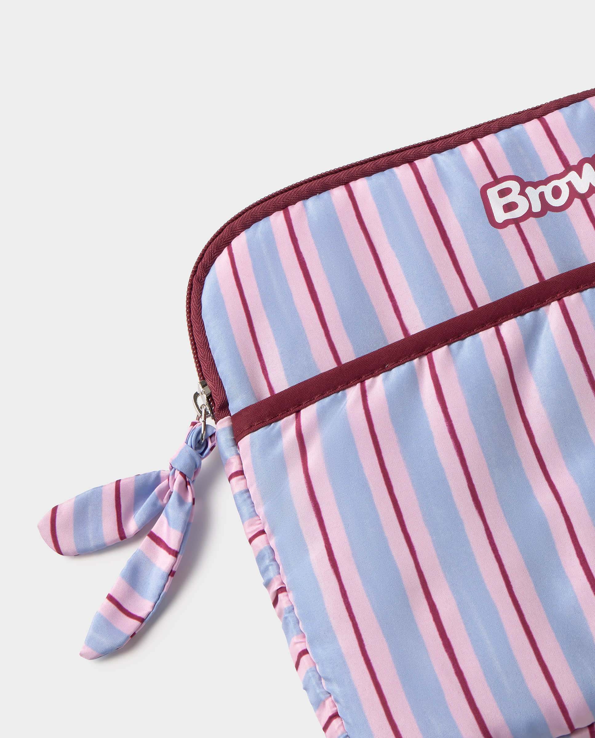 Capa para Ipad Às Riscas com Logo Rosa-3