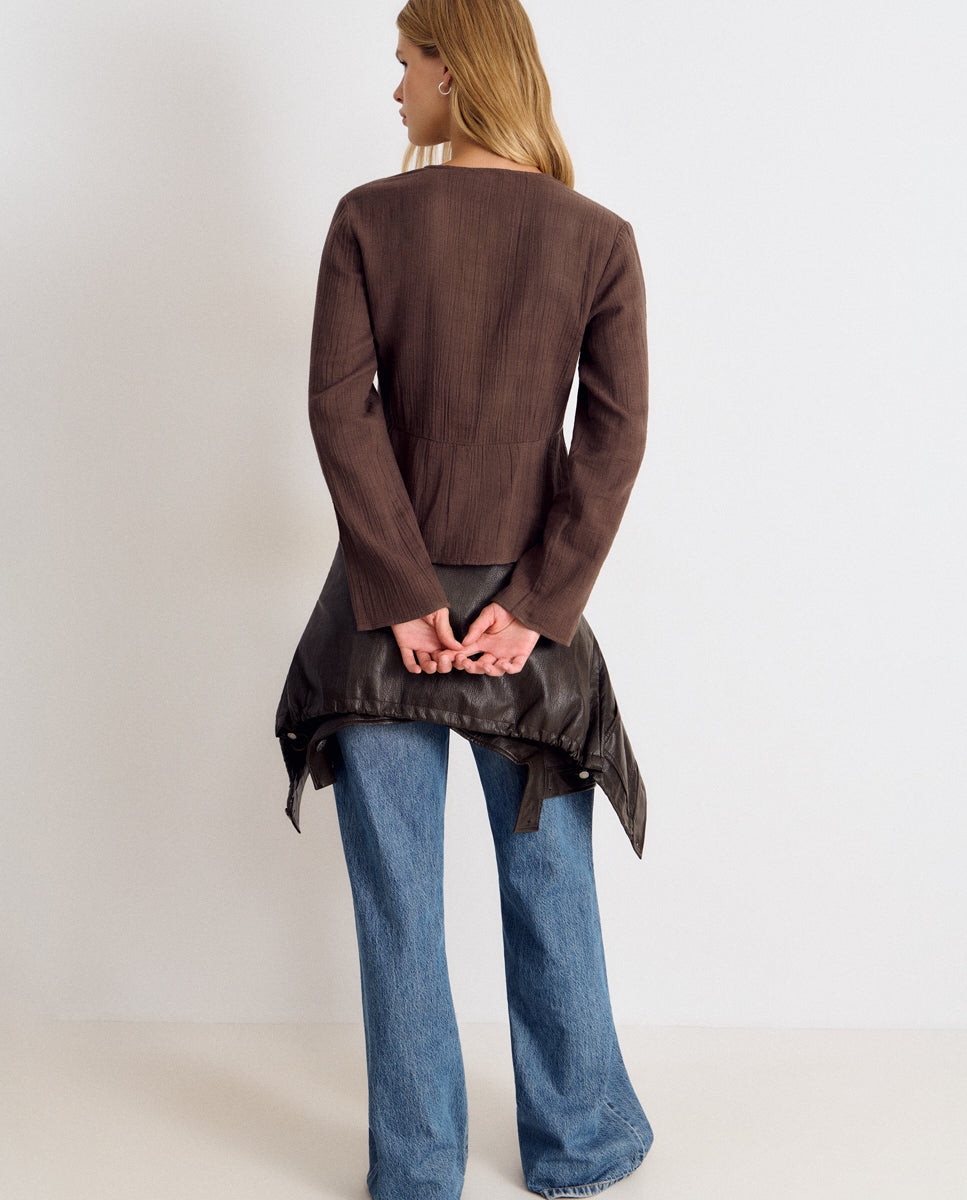 Blusa com Gola em V e Tachas Castanho-2
