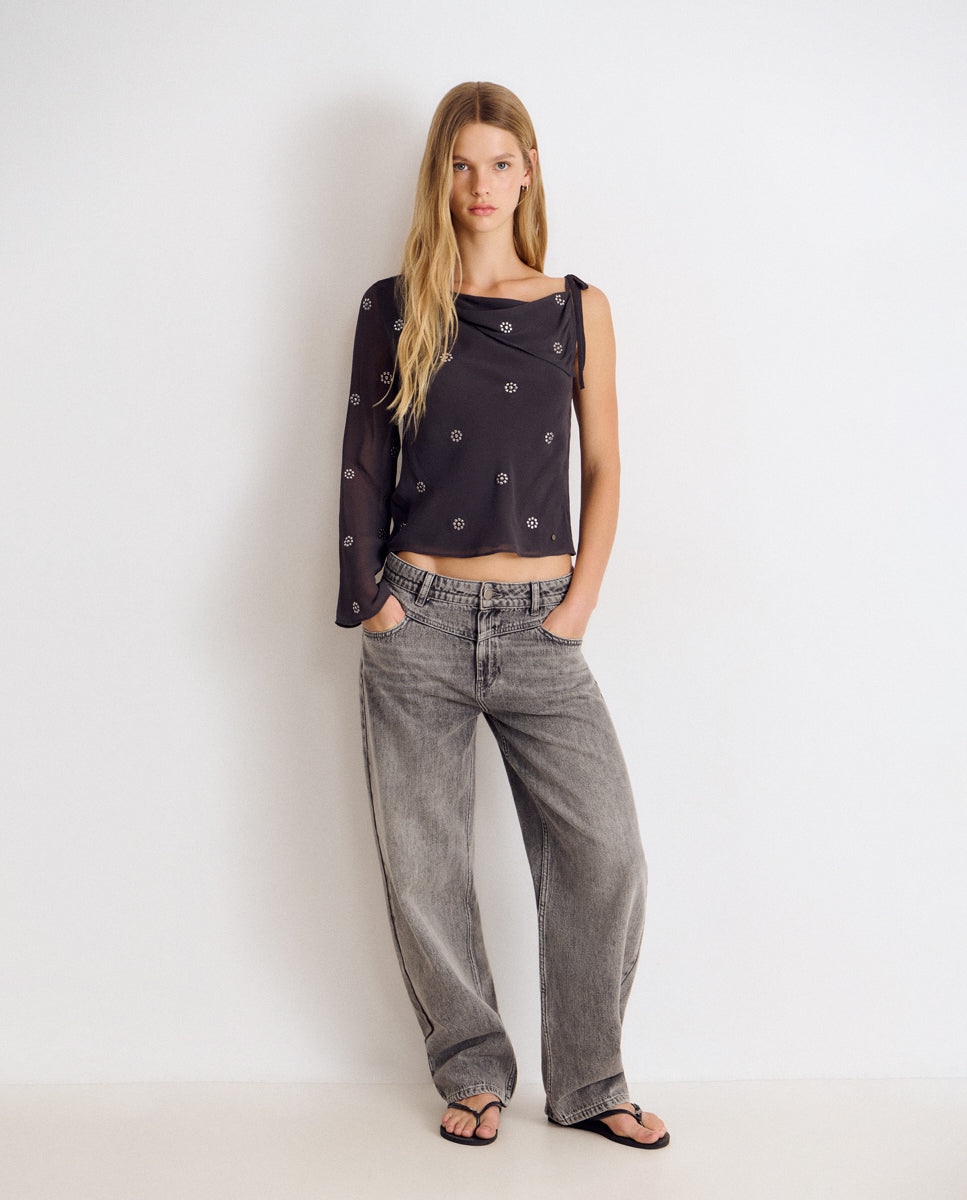 Blusa com Tachas de Flores Cinzento-3