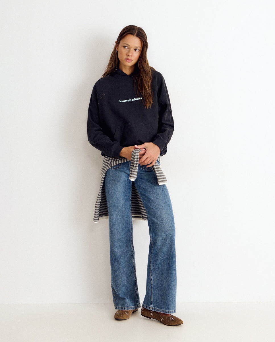 Sweatshirt com Logo e Tachas Cinzento-3