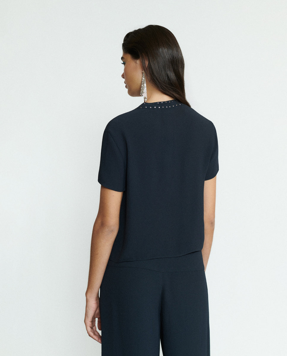 Blusa de Manga Curta com Detalhe de Tachas Preto-2