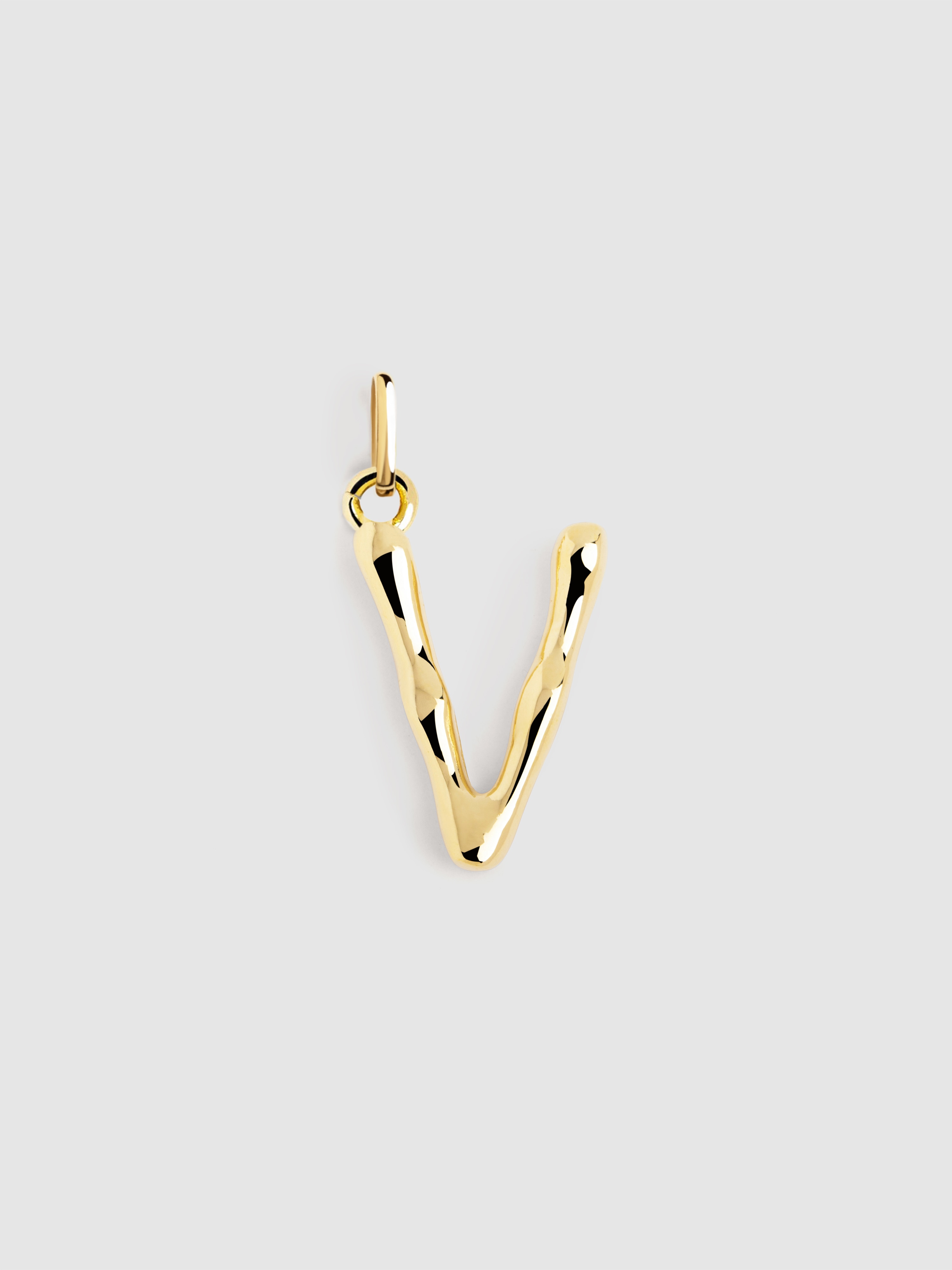 Charm Letter Xl de Liga de Metais Banhado a Ouro Letra V Dourado-1