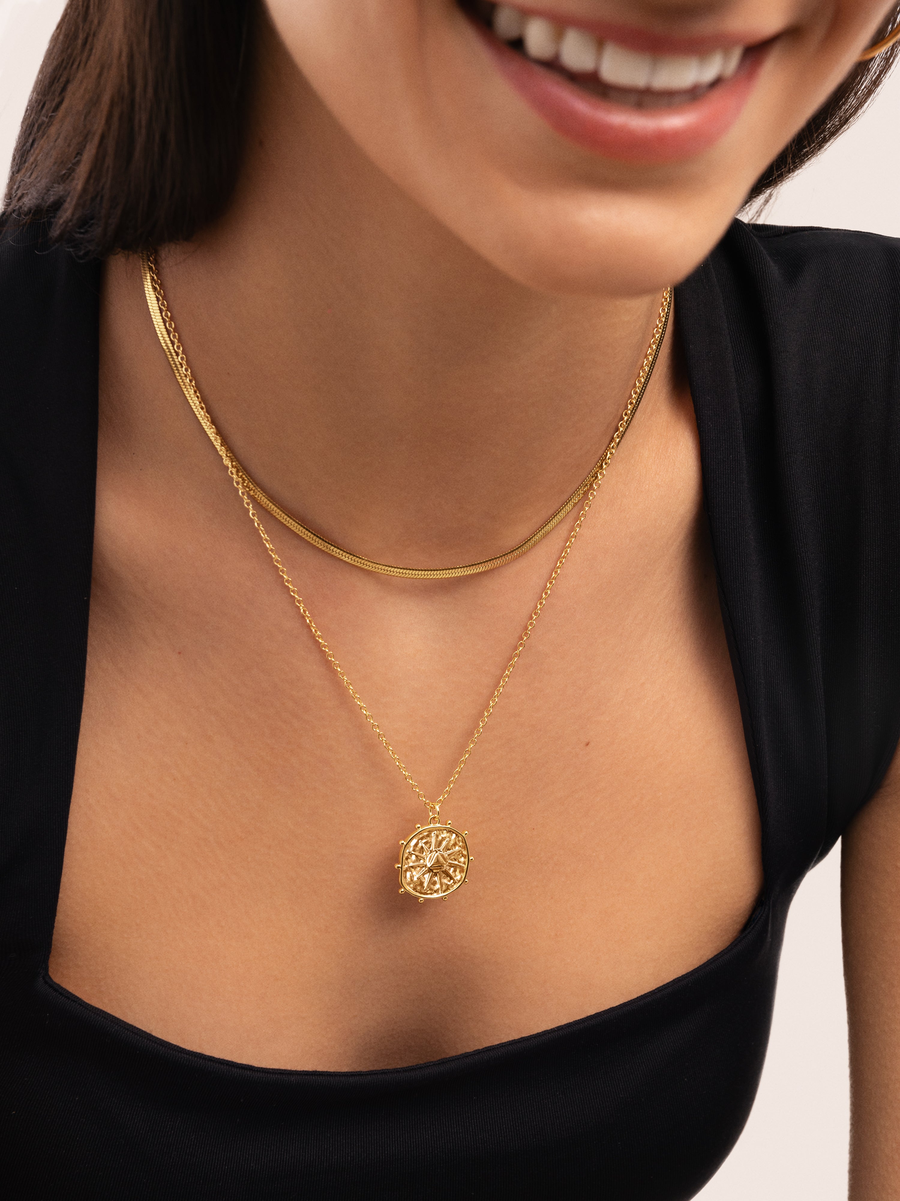 Colar Solstice Sun de Liga de Metais Banhado em Ouro Dourado-6