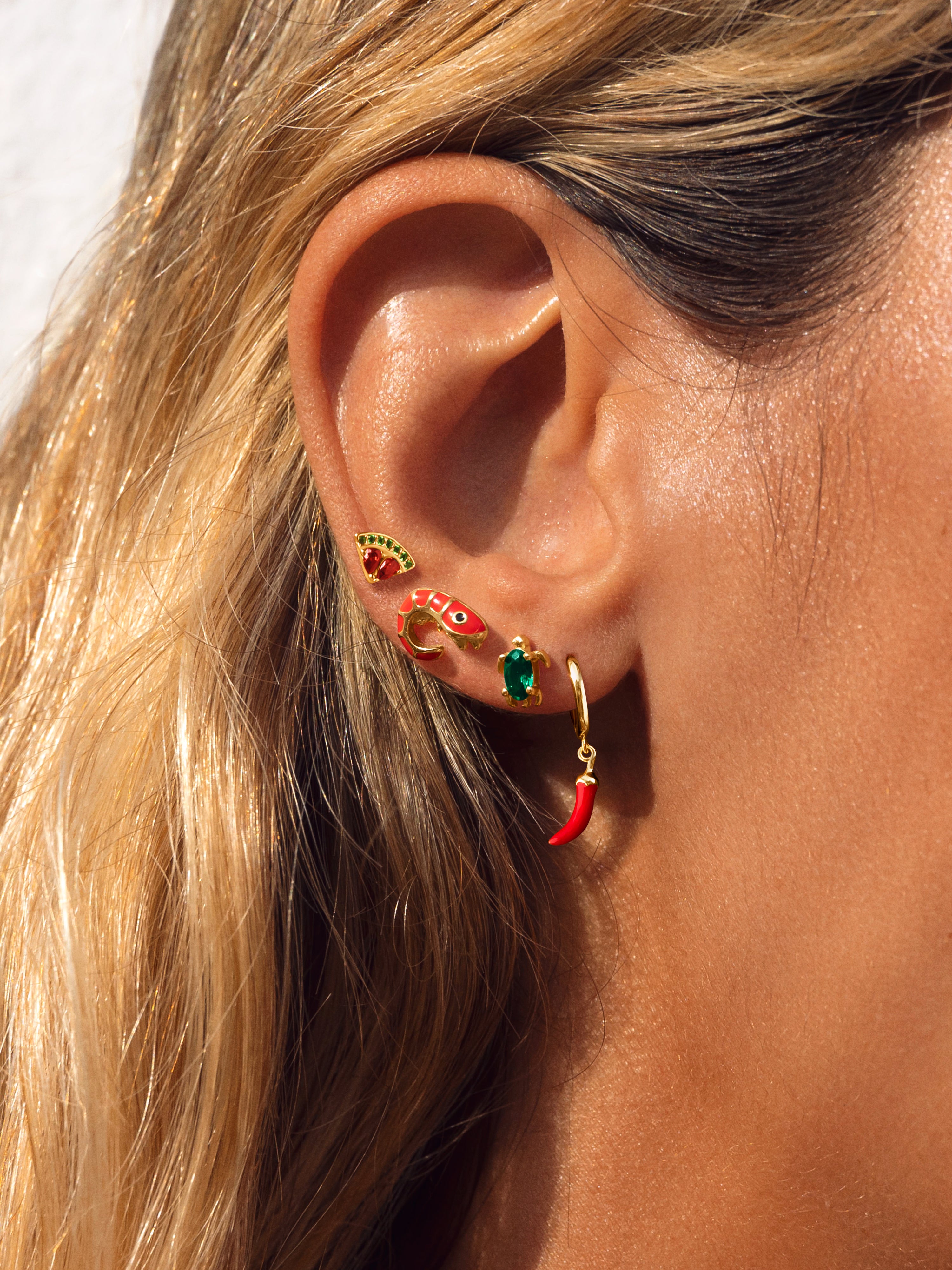 Brinco Individual Prawn Enamel de Liga de Metais Banhados em Ouro Vermelho-6
