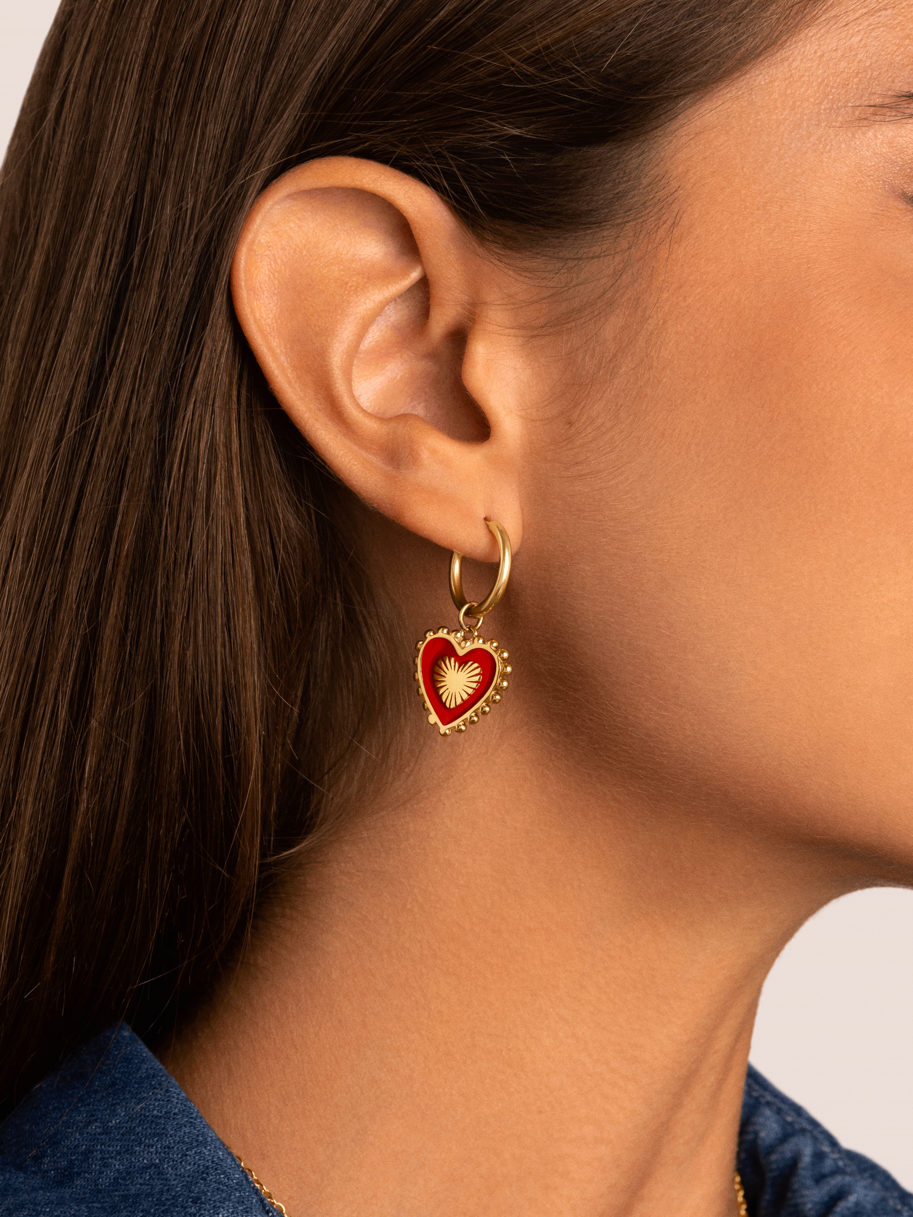 Brincos Heart Reversed Enamel de Aço Banhados a Ouro Multicolor-3