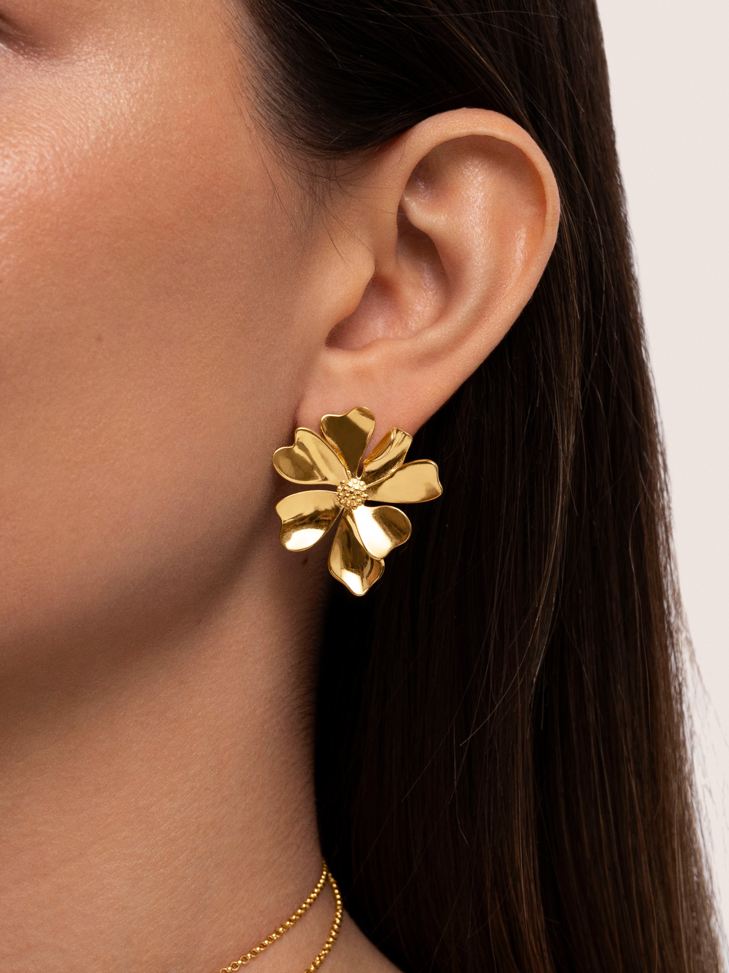 Brincos Flower Spring de Liga de Metais Banhados em Ouro Dourado-3