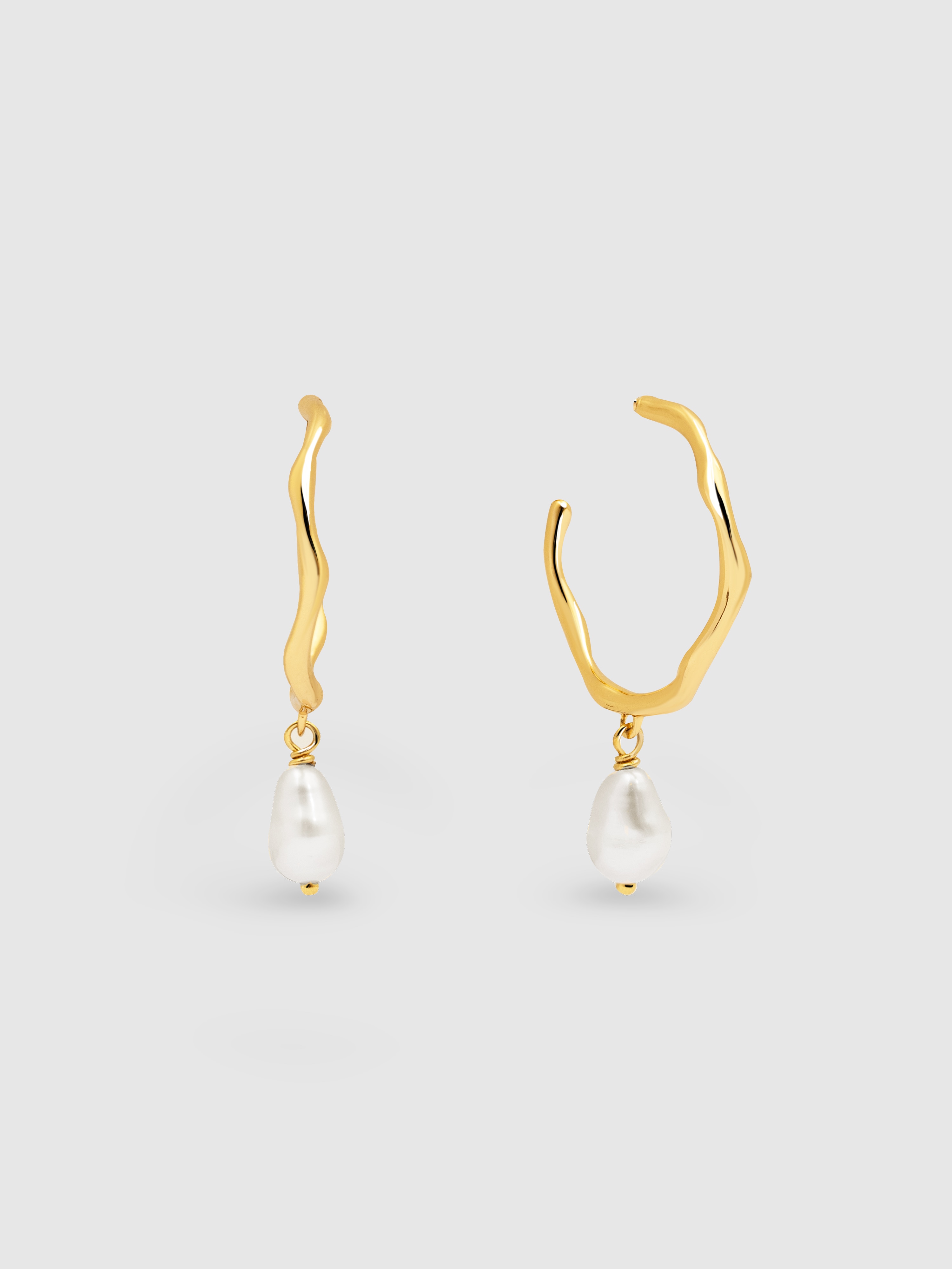Brincos de Argola Menorca Pearl de Liga de Metais Banhados a Ouro Ouro-1