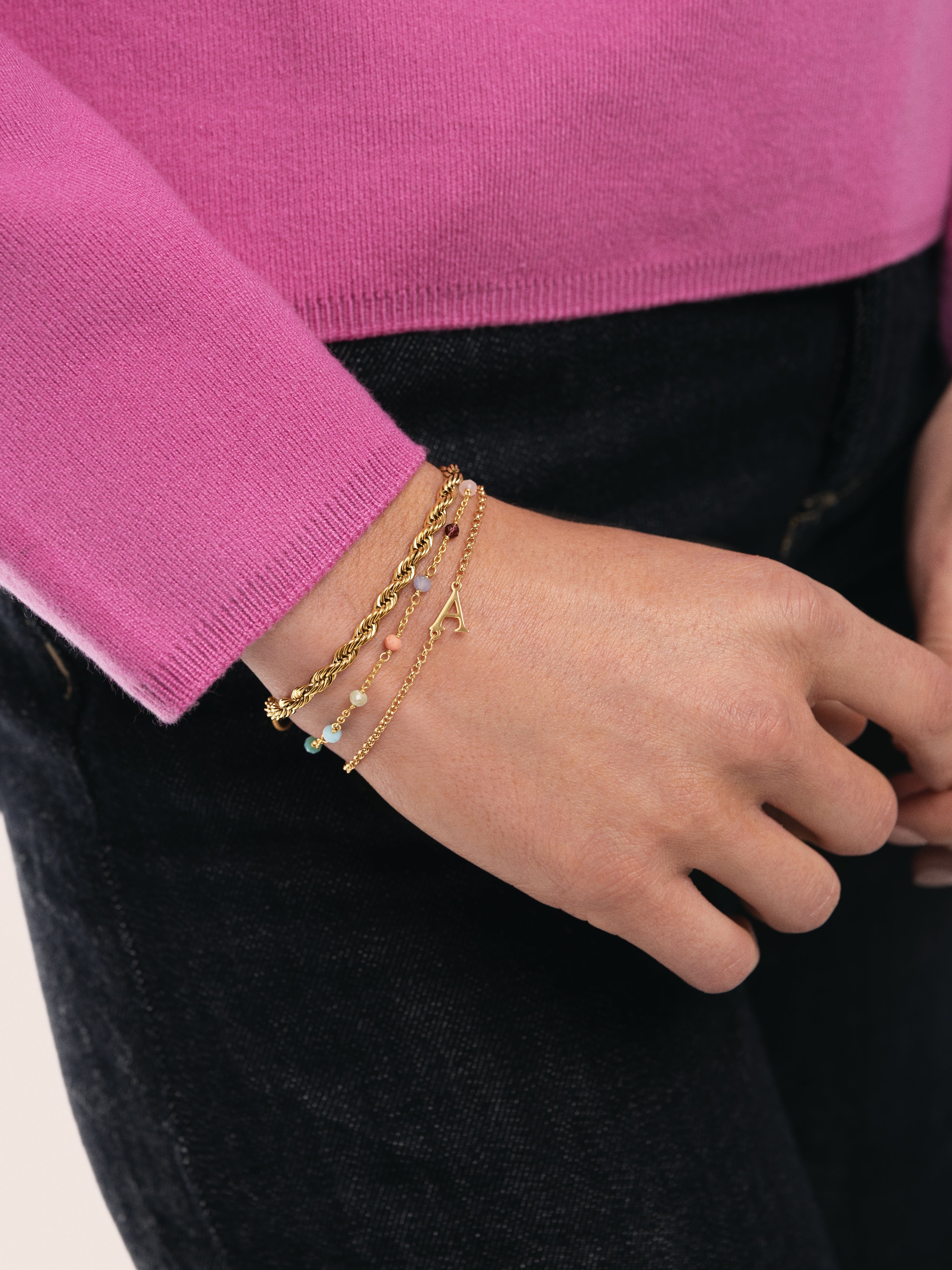 Pulseira de Corrente Single Letter de Prata Banhada em Ouro Letra a Dourado-7
