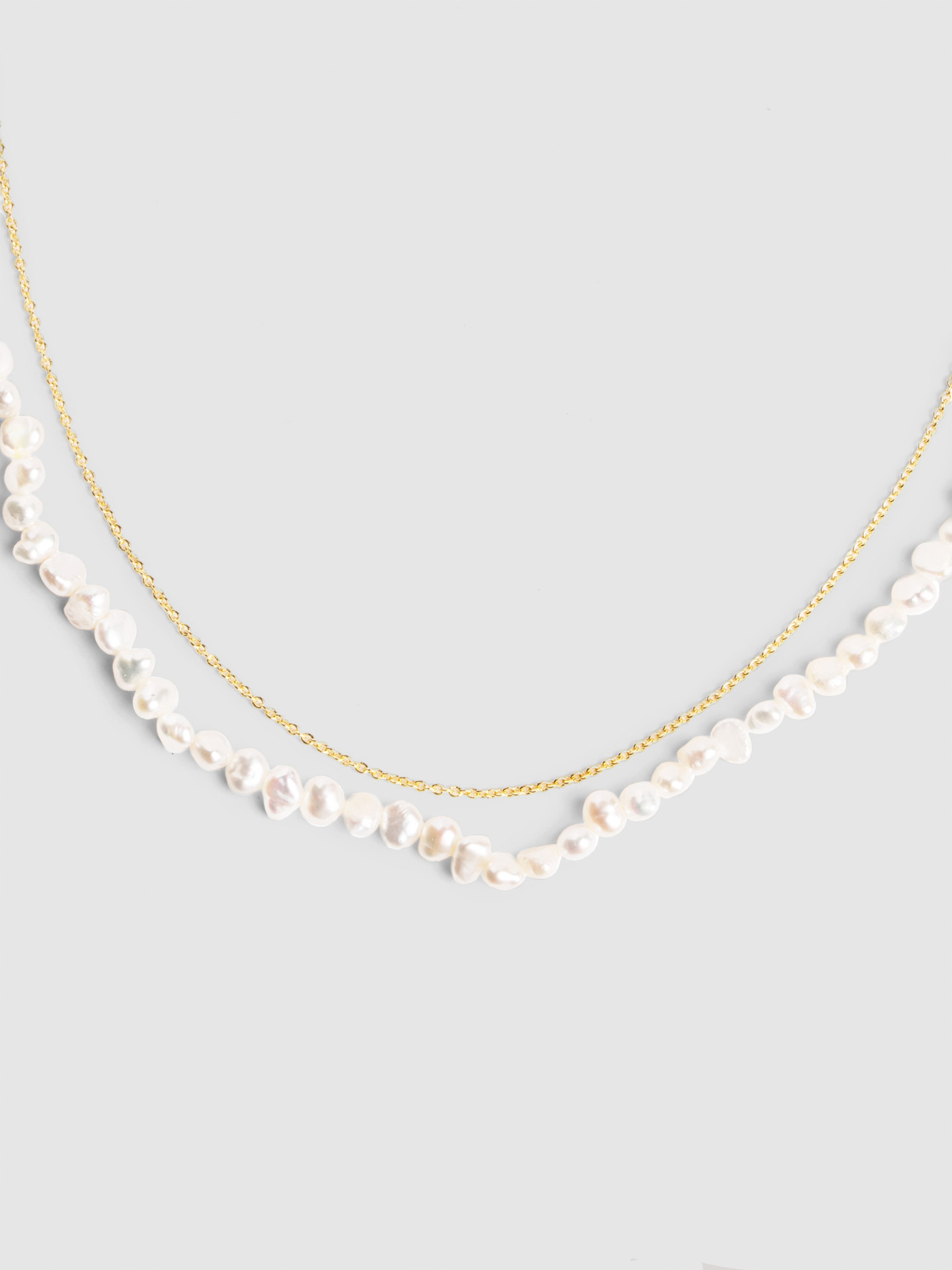 Imagem 0 de Colar Pearl Chain de Aço Banhado em Ouro