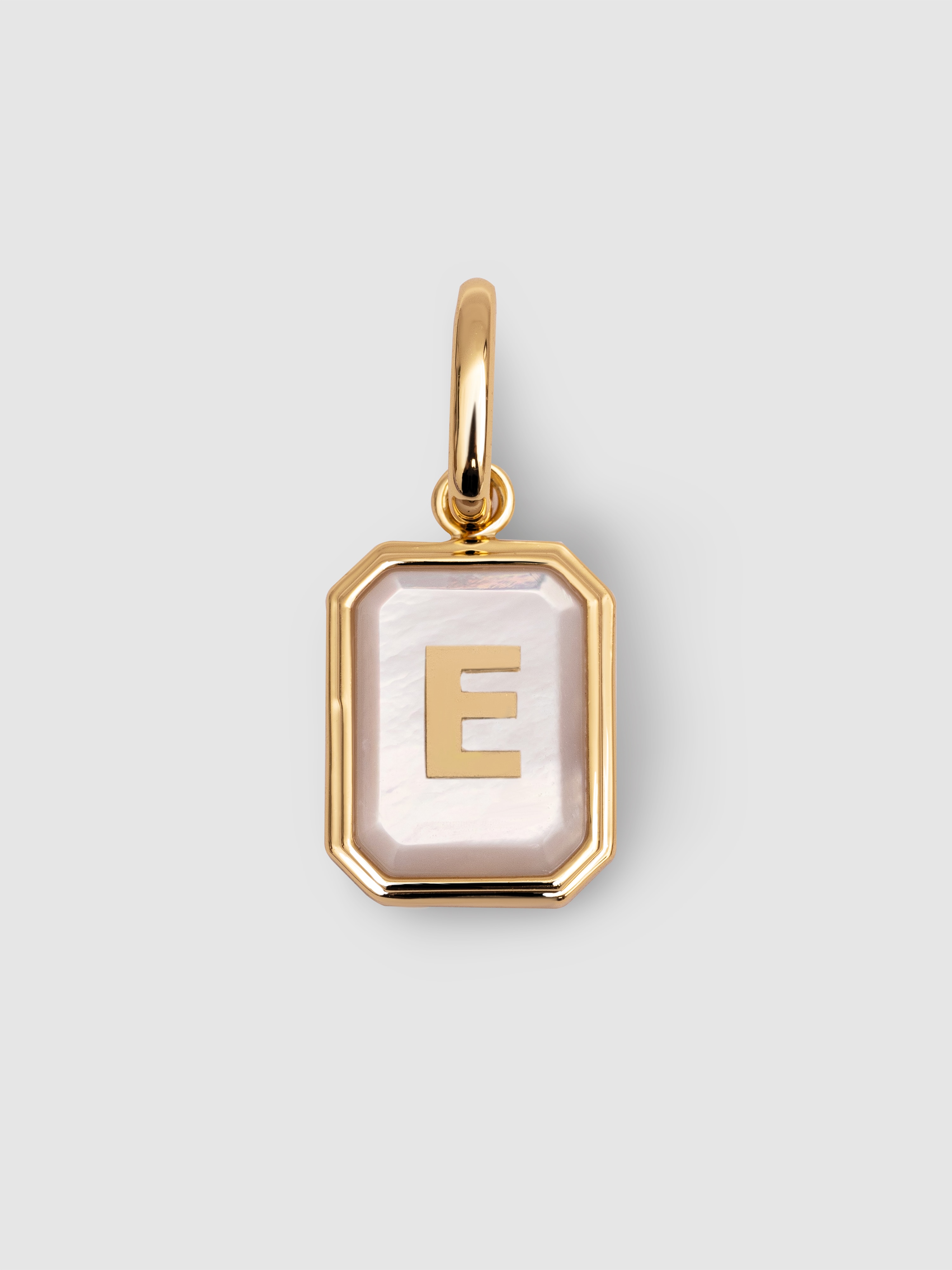 Charm Personalizado Letter Madrepérola de Liga de Metais Banhado a Ouro - e Branco-1