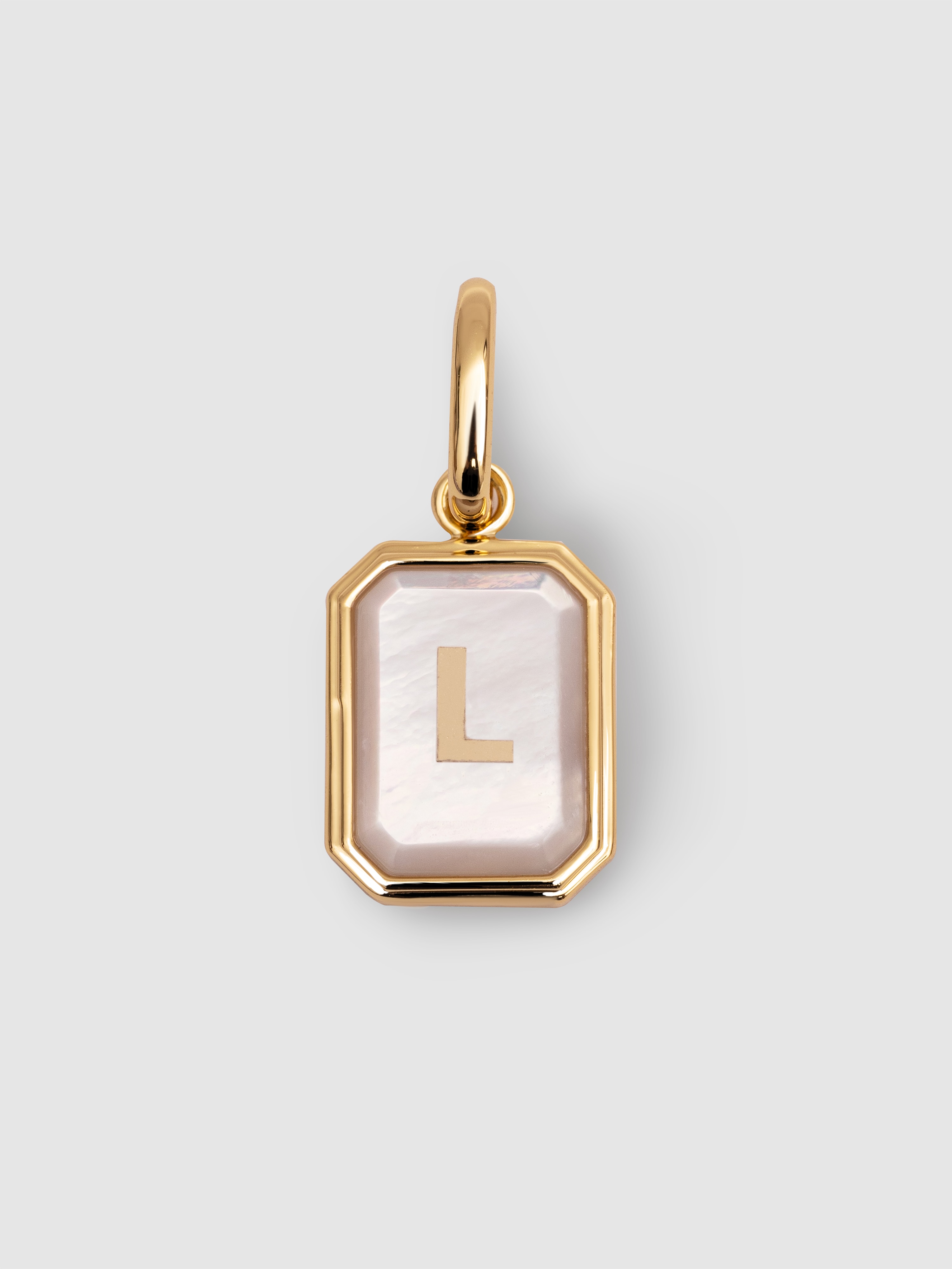 Charm Personalizado Letter Madrepérola de Liga de Metais Banhado a Ouro - L Branco-1