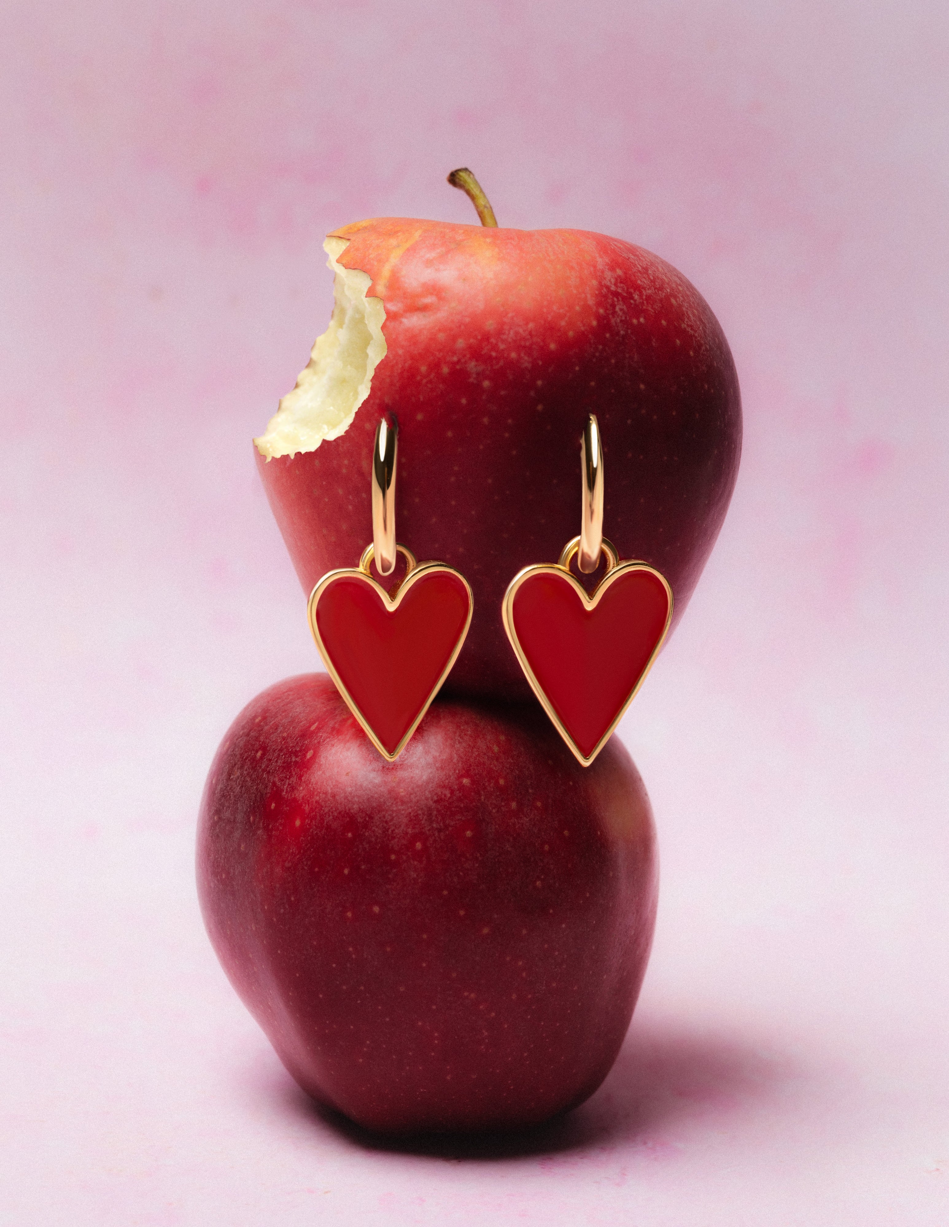 Brincos Lovely Heart de Liga de Metais Banhados a Ouro Vermelho-5