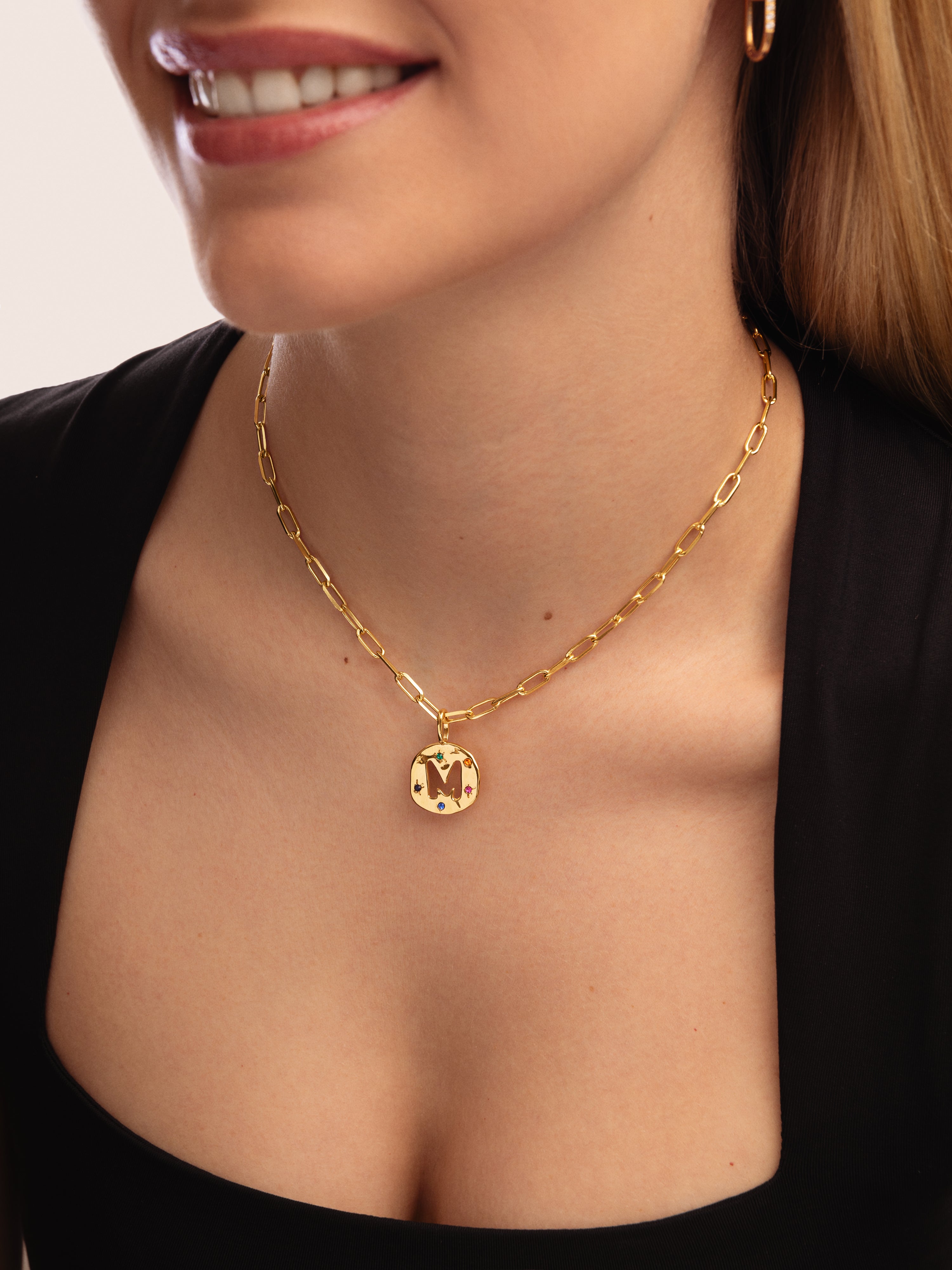 Charm Personalizado Organic Colors Letter de Liga de Metais Banhado em Ouro Letra B Multicolor-3