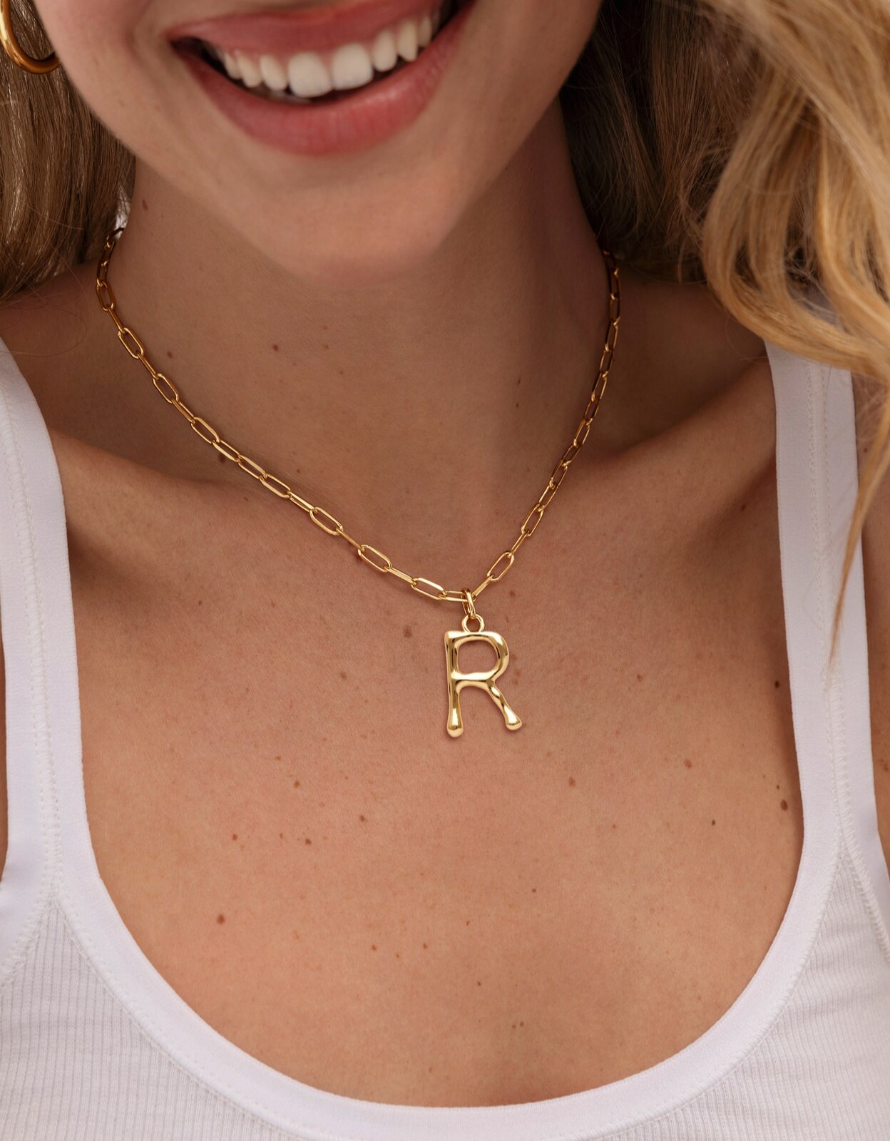 Colar Personalizado Chic Letter Xl de Aço Banhado em Ouro - R Dourado-2