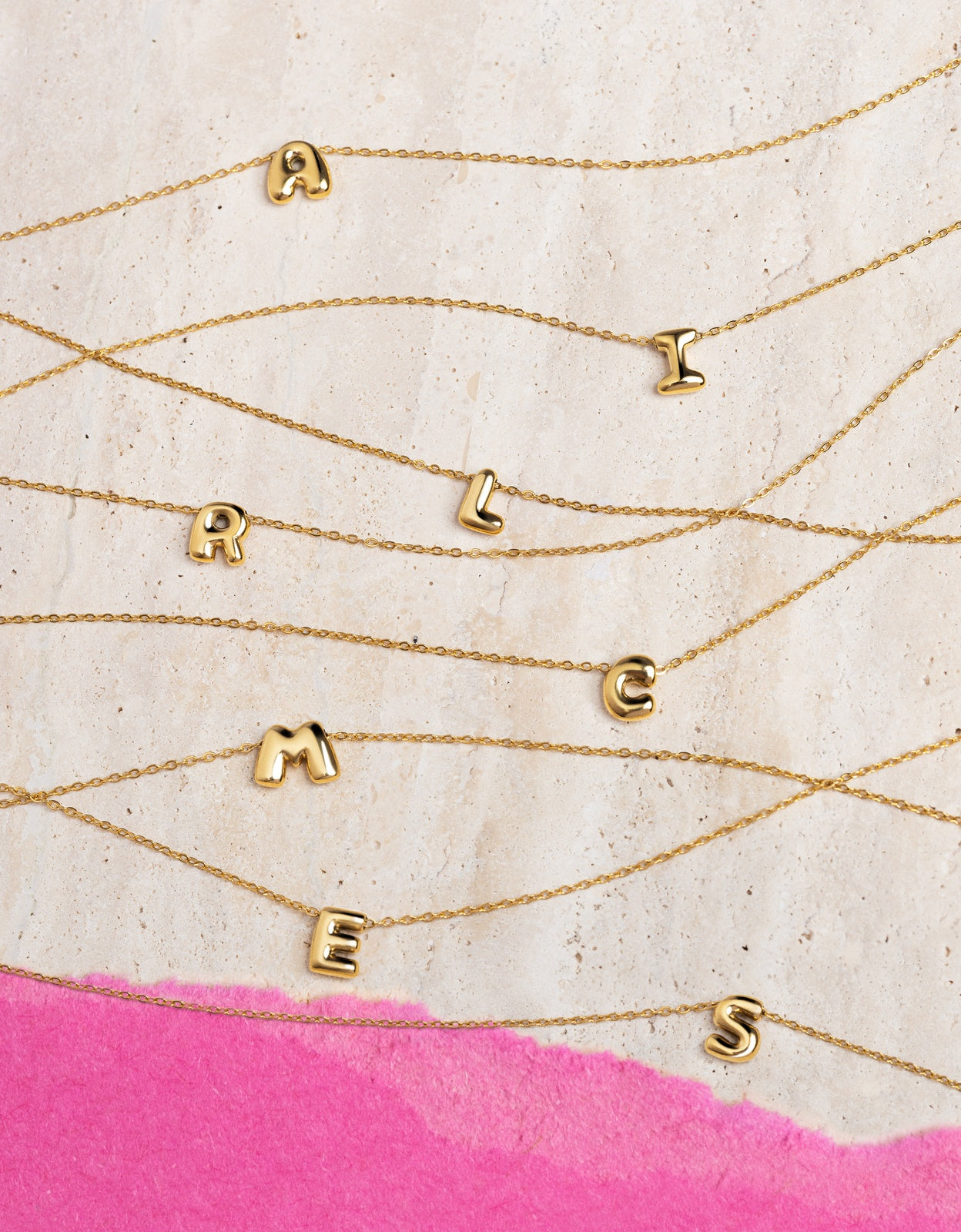 Colar Hailey Letter de Aço Banhado em Ouro - I Dourado-6
