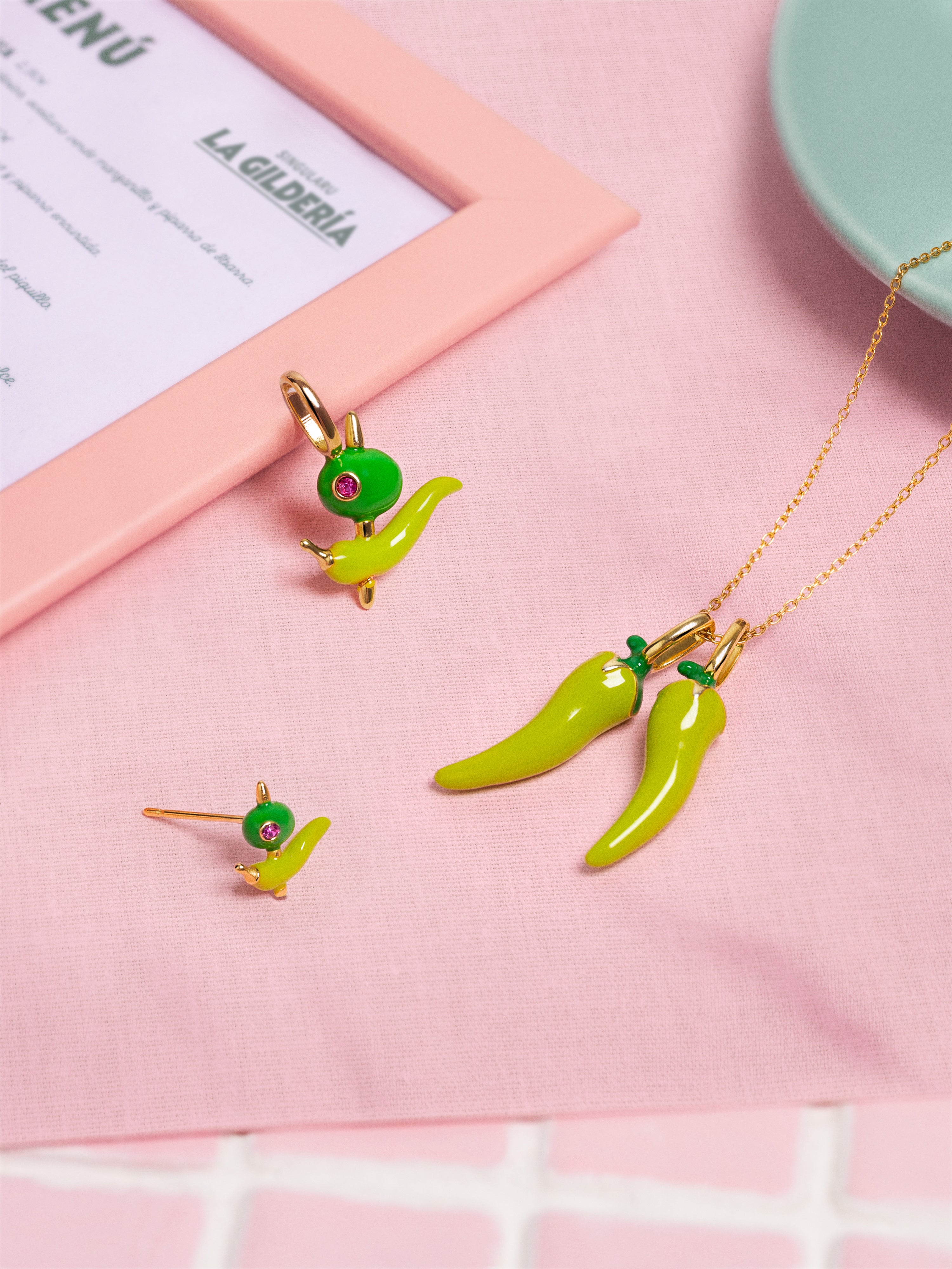 Charm Gilda de Liga de Metais Banhado a Ouro Verde-6