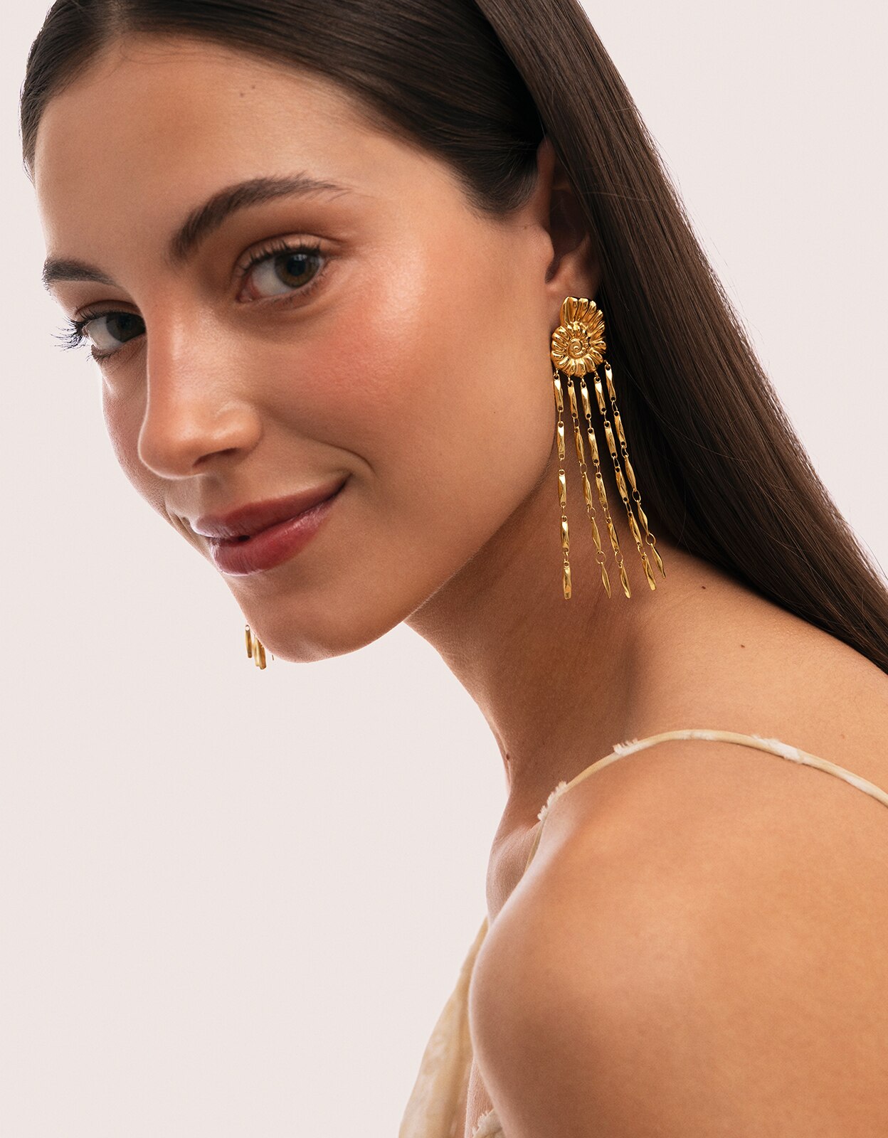 Brincos Zafira Shells de Aço Banhado a Ouro Dourado-5