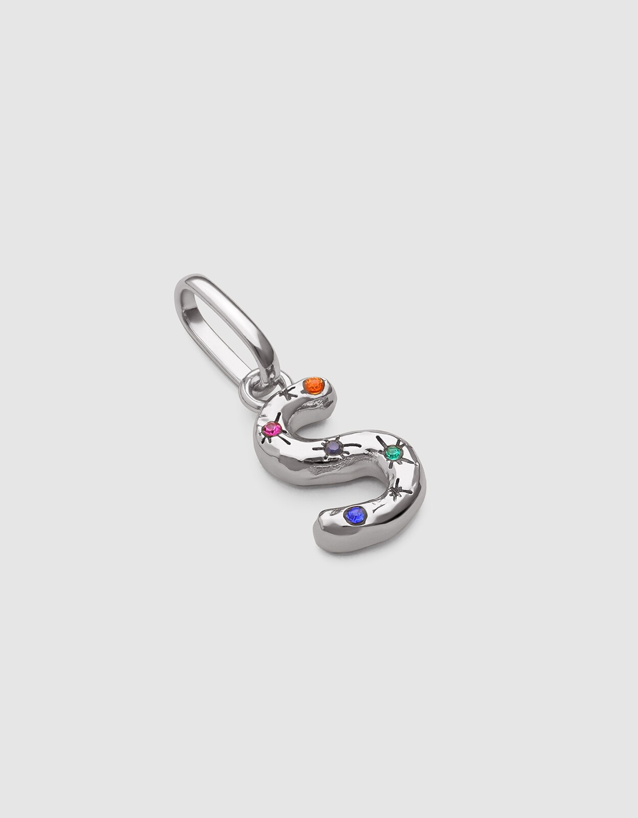 Charm Inicial Organic Colors de Liga de Metais Banhado em Ródio - S Multicolor-3
