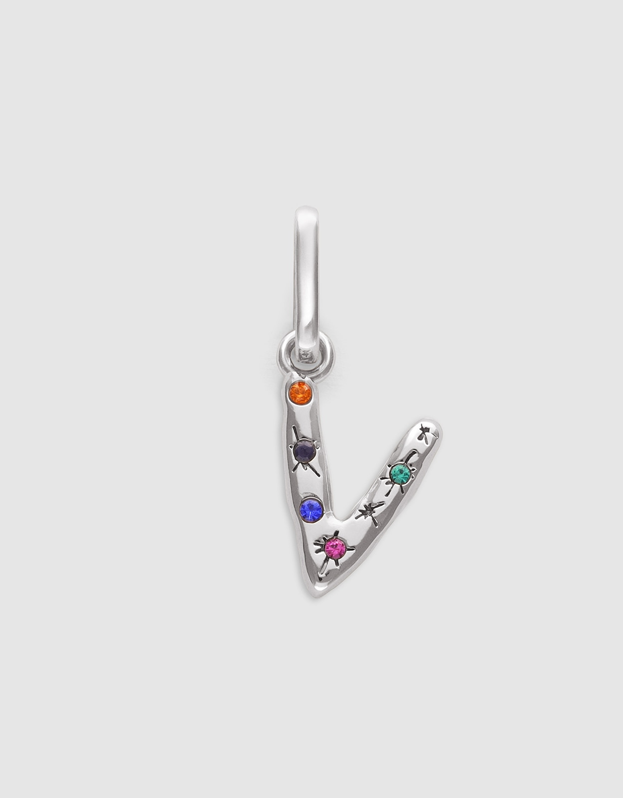 Charm Inicial Organic Colors de Liga de Metais Banhado em Ródio - V Multicolor-1