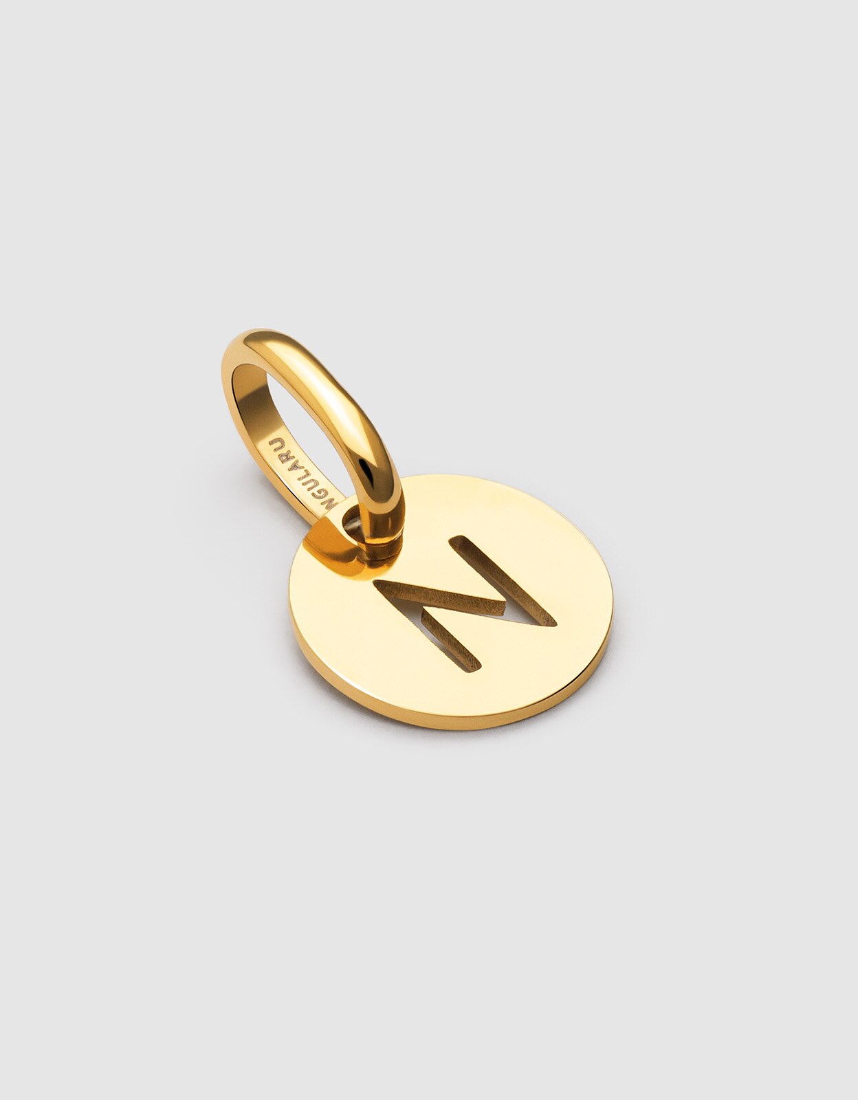 Mini Medallion Letter de Aço Banhado a Ouro - N Dourado-3
